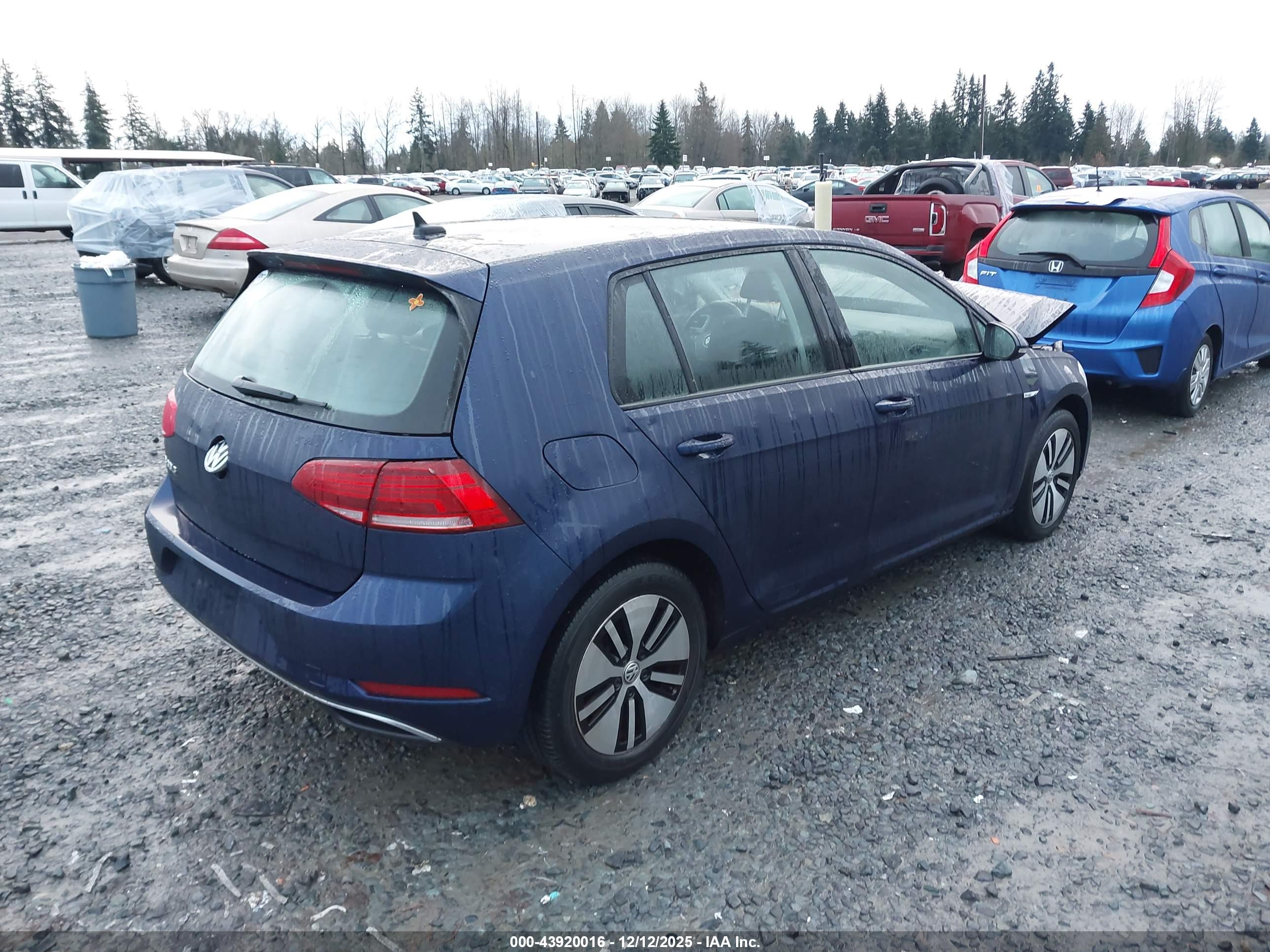 VOLKSWAGEN E-GOLF image 4