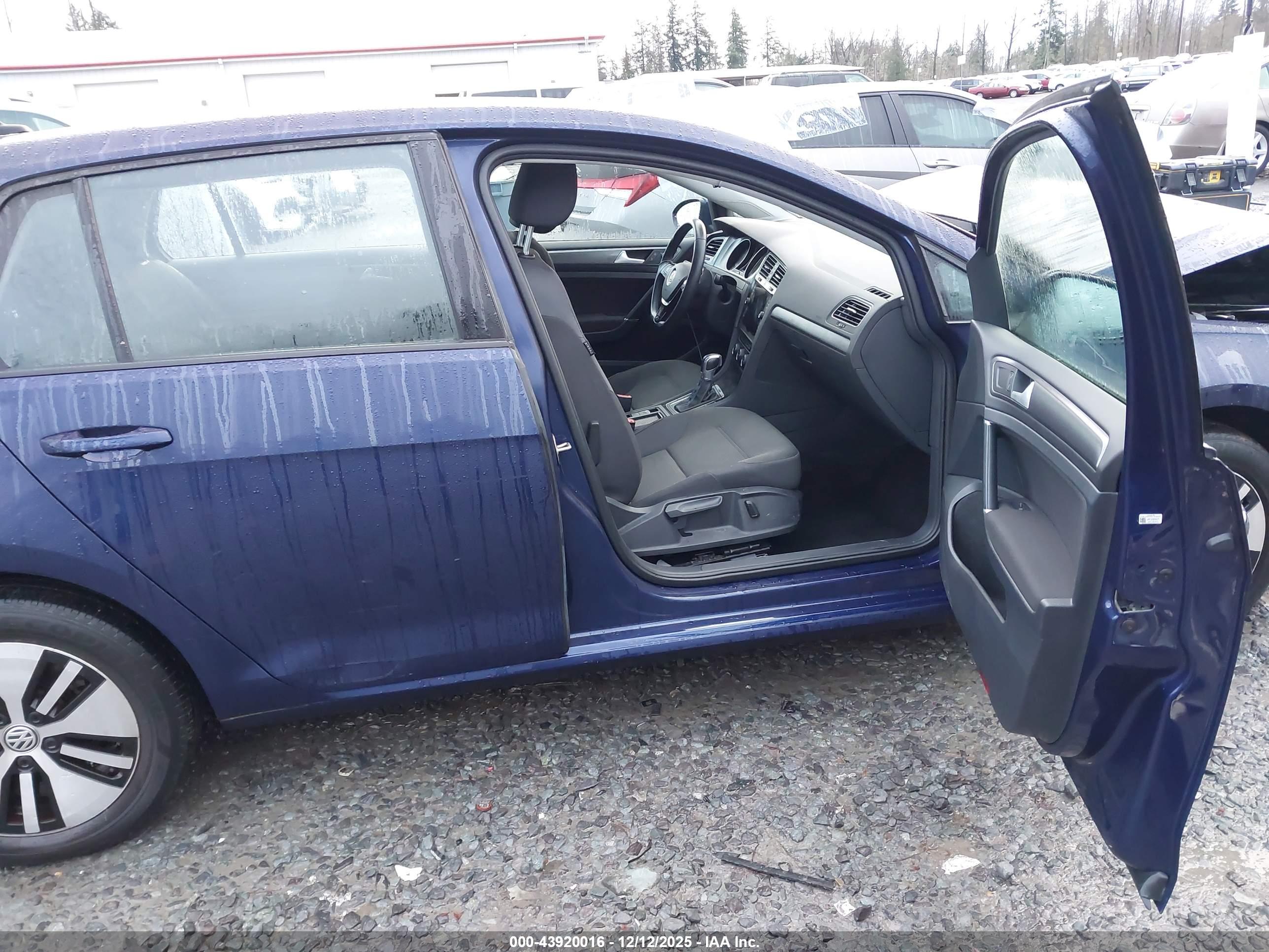 VOLKSWAGEN E-GOLF image 5