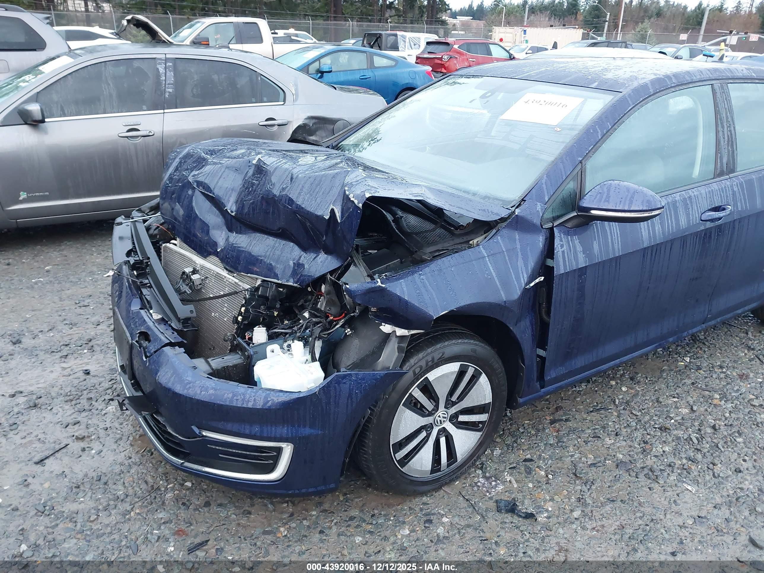 VOLKSWAGEN E-GOLF image 6