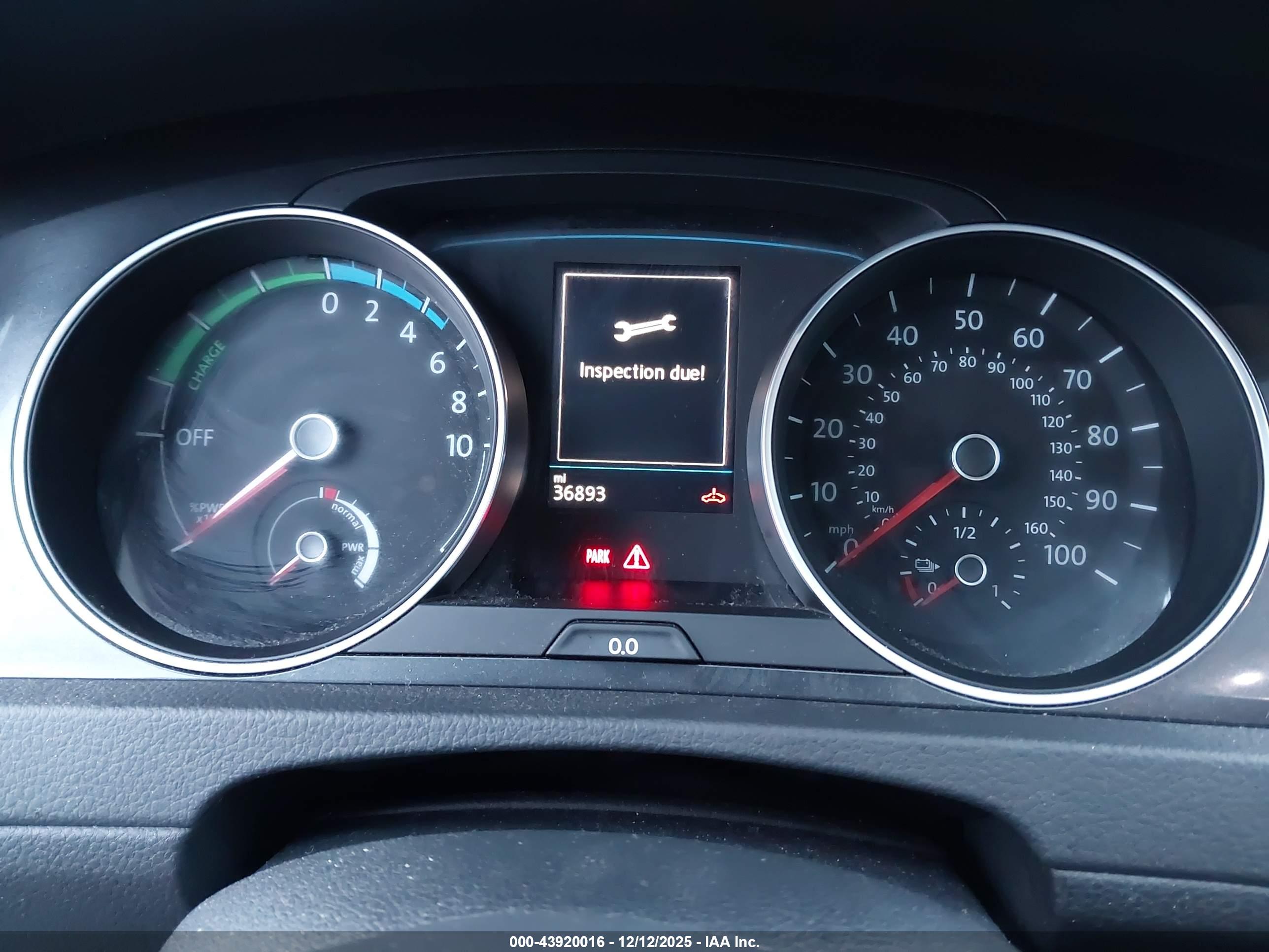 VOLKSWAGEN E-GOLF image 7