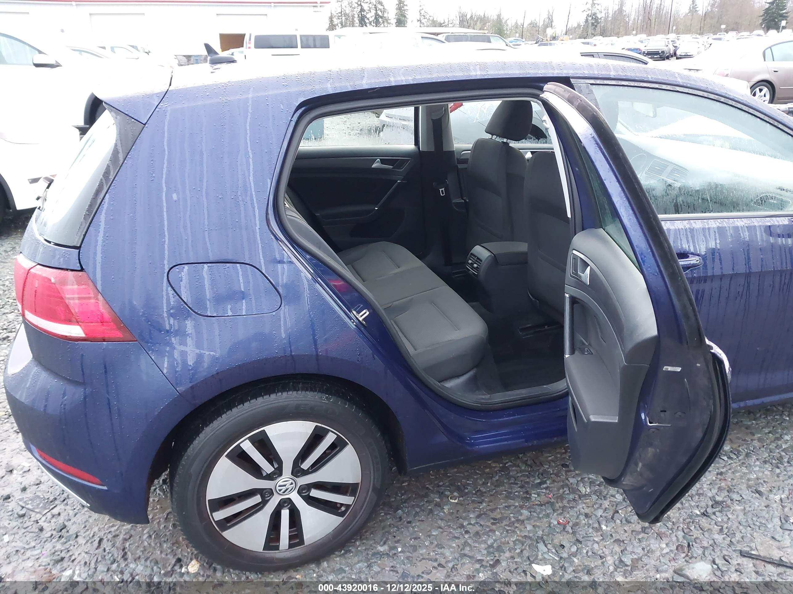 VOLKSWAGEN E-GOLF image 8