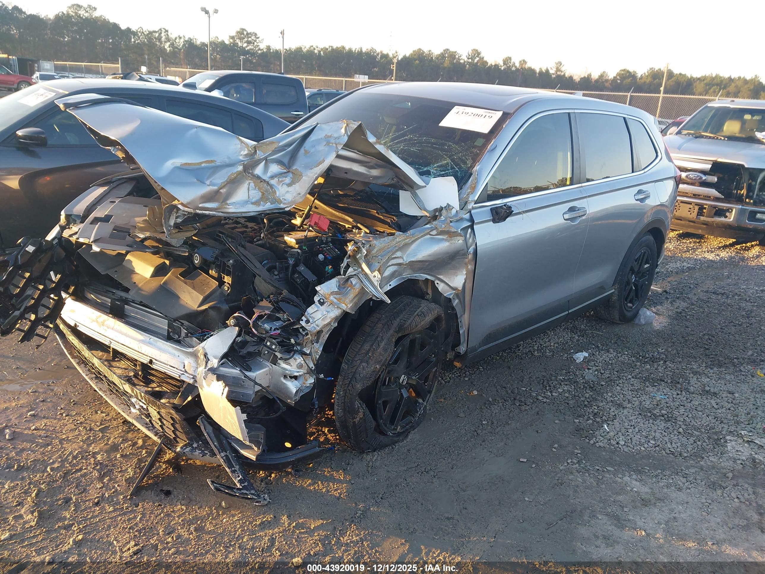 HONDA CR-V image 2