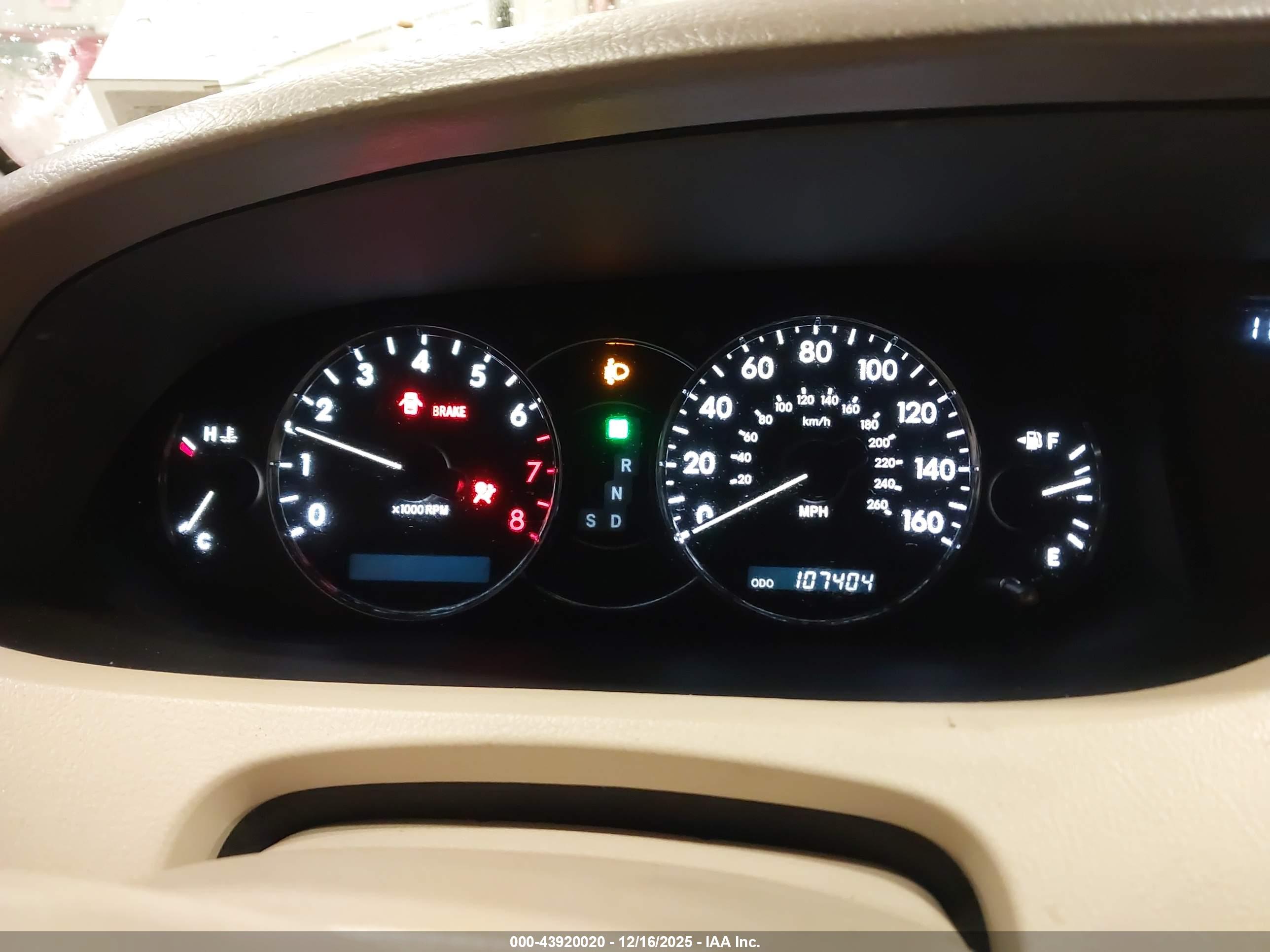 TOYOTA AVALON image 7