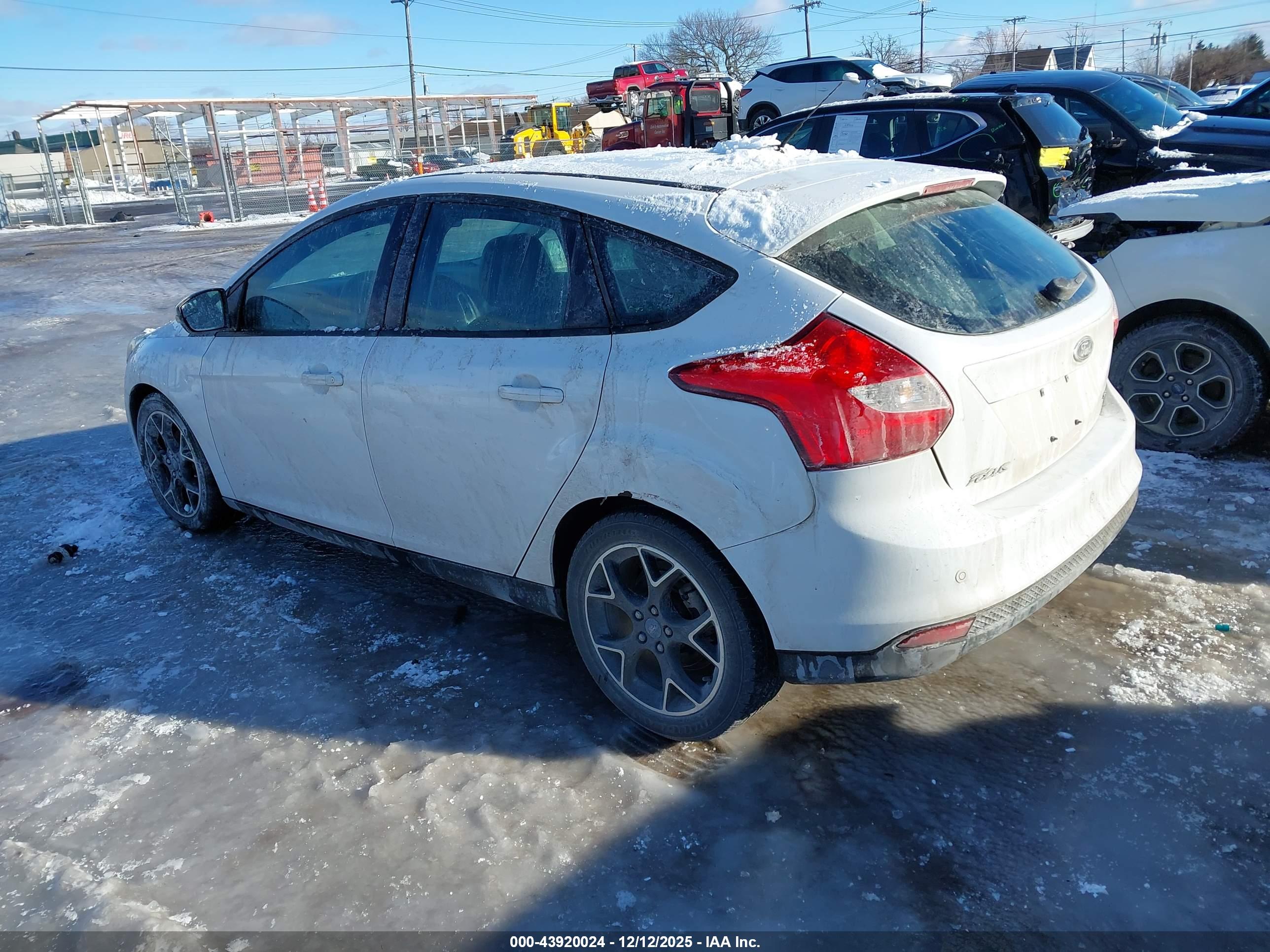 FORD FOCUS image 3