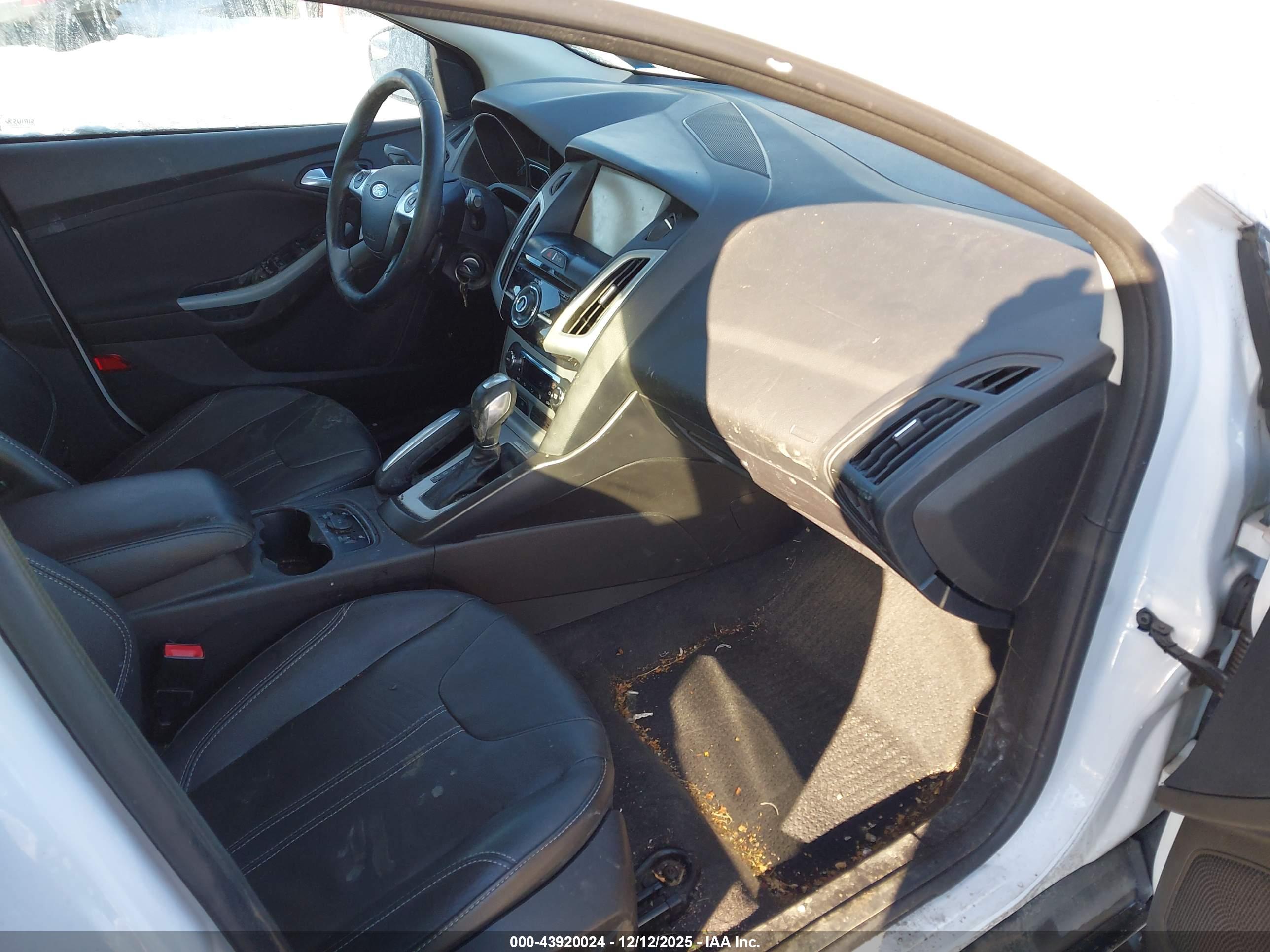 FORD FOCUS image 5