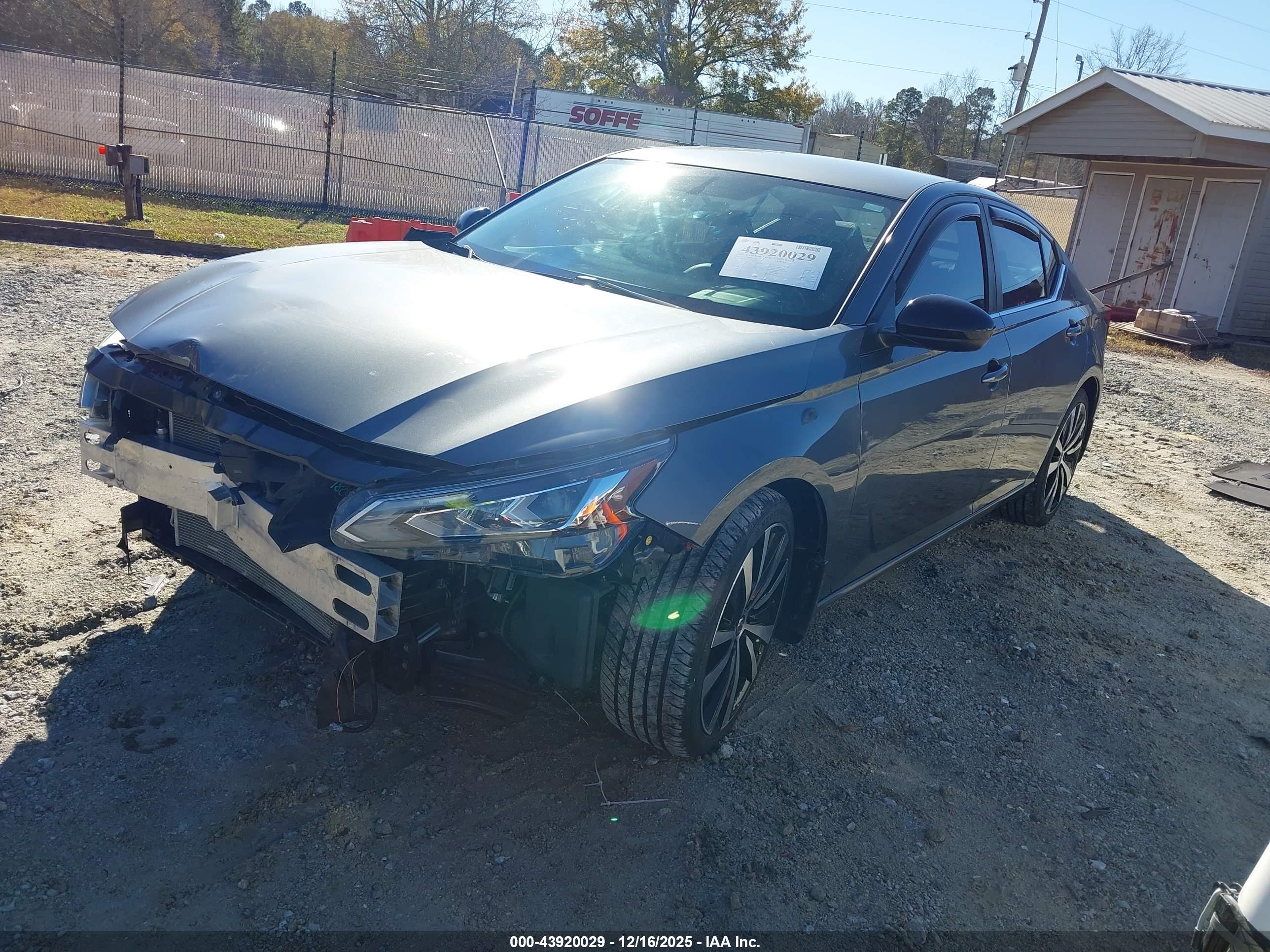 NISSAN ALTIMA image 2
