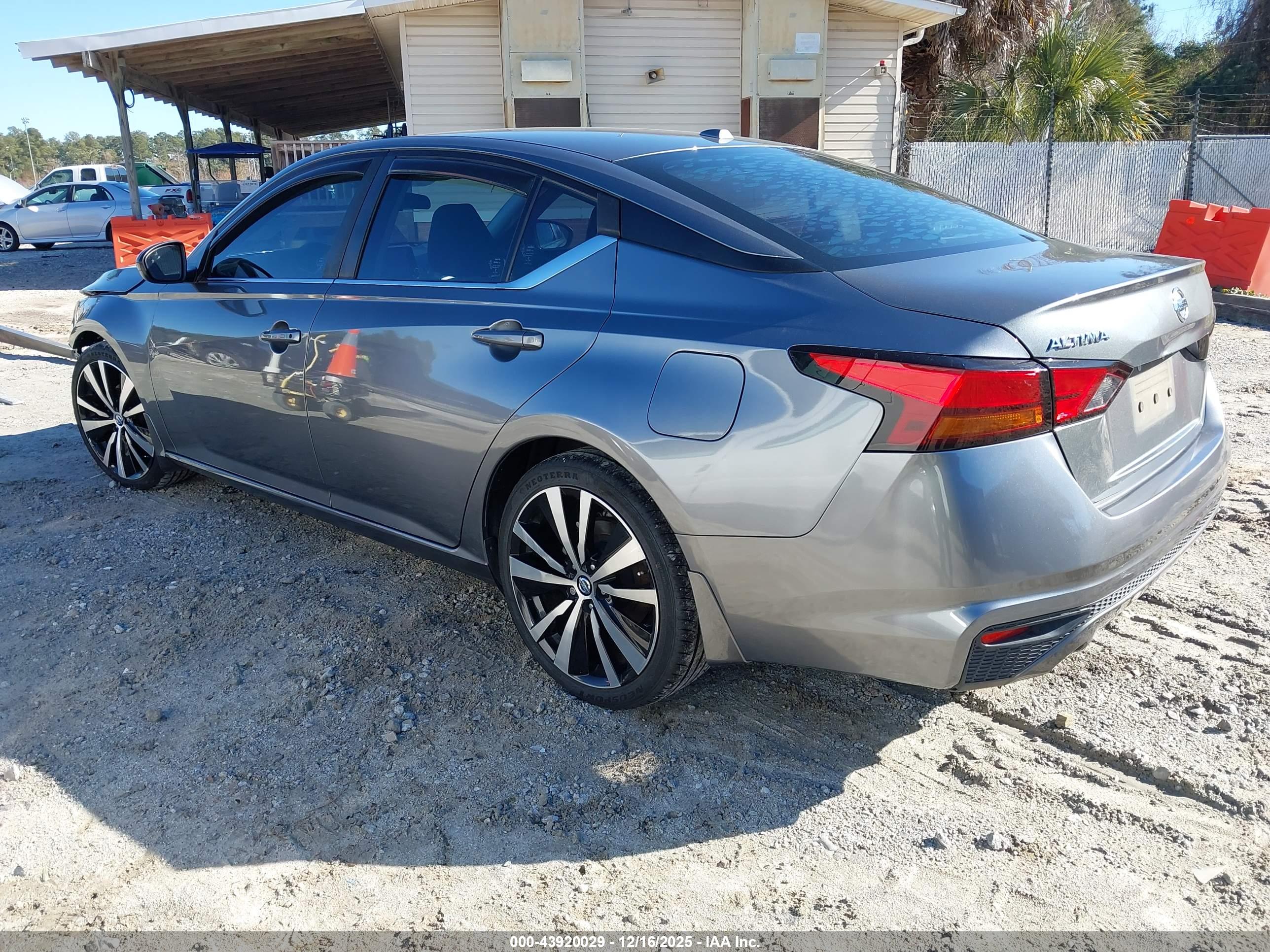 NISSAN ALTIMA image 3