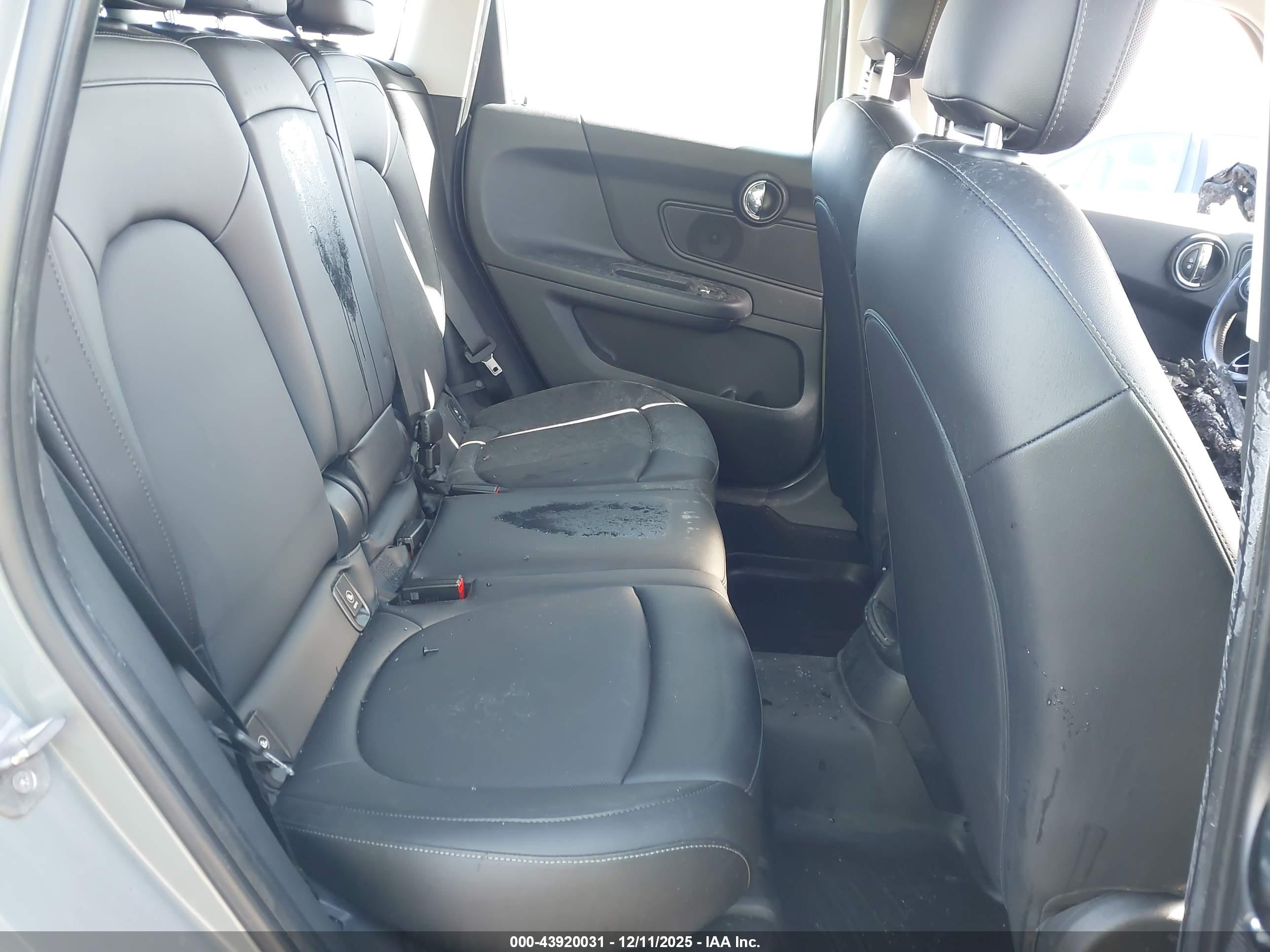 MINI COUNTRYMAN image 8
