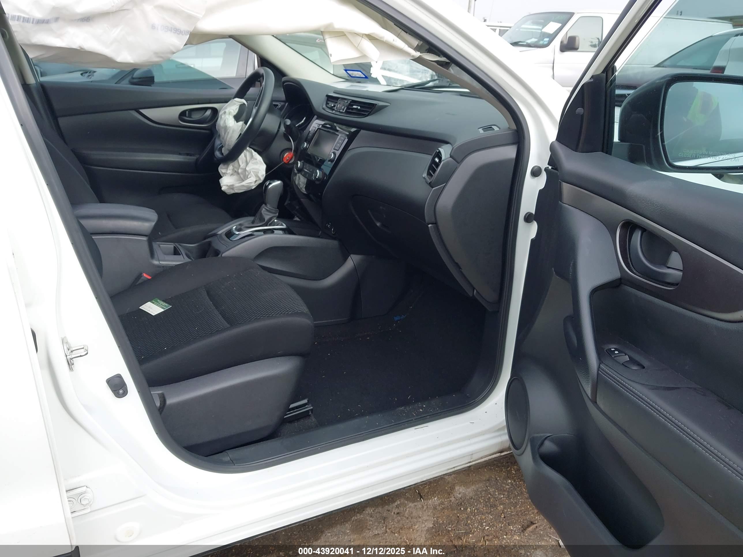 NISSAN ROGUE image 5