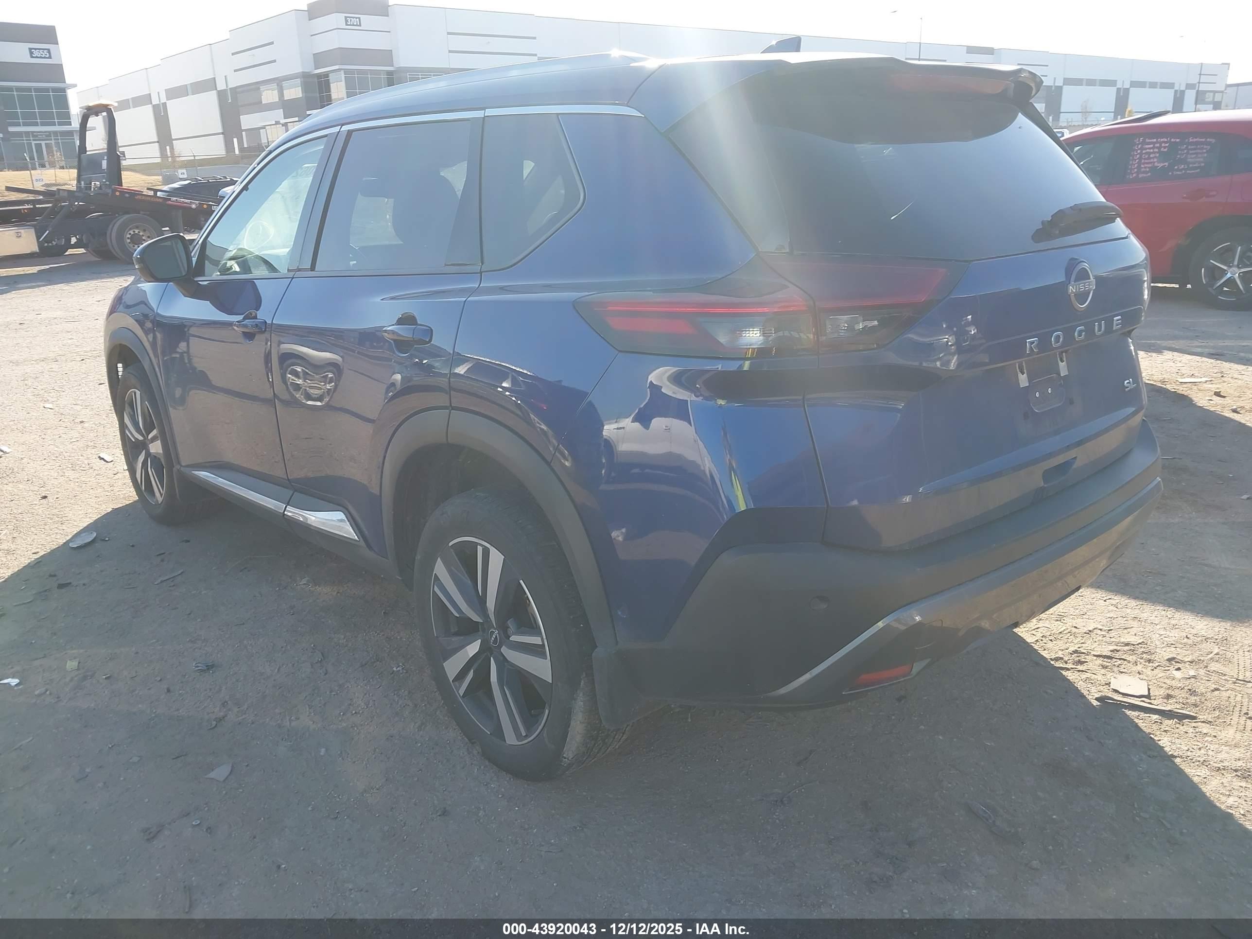 NISSAN ROGUE image 3