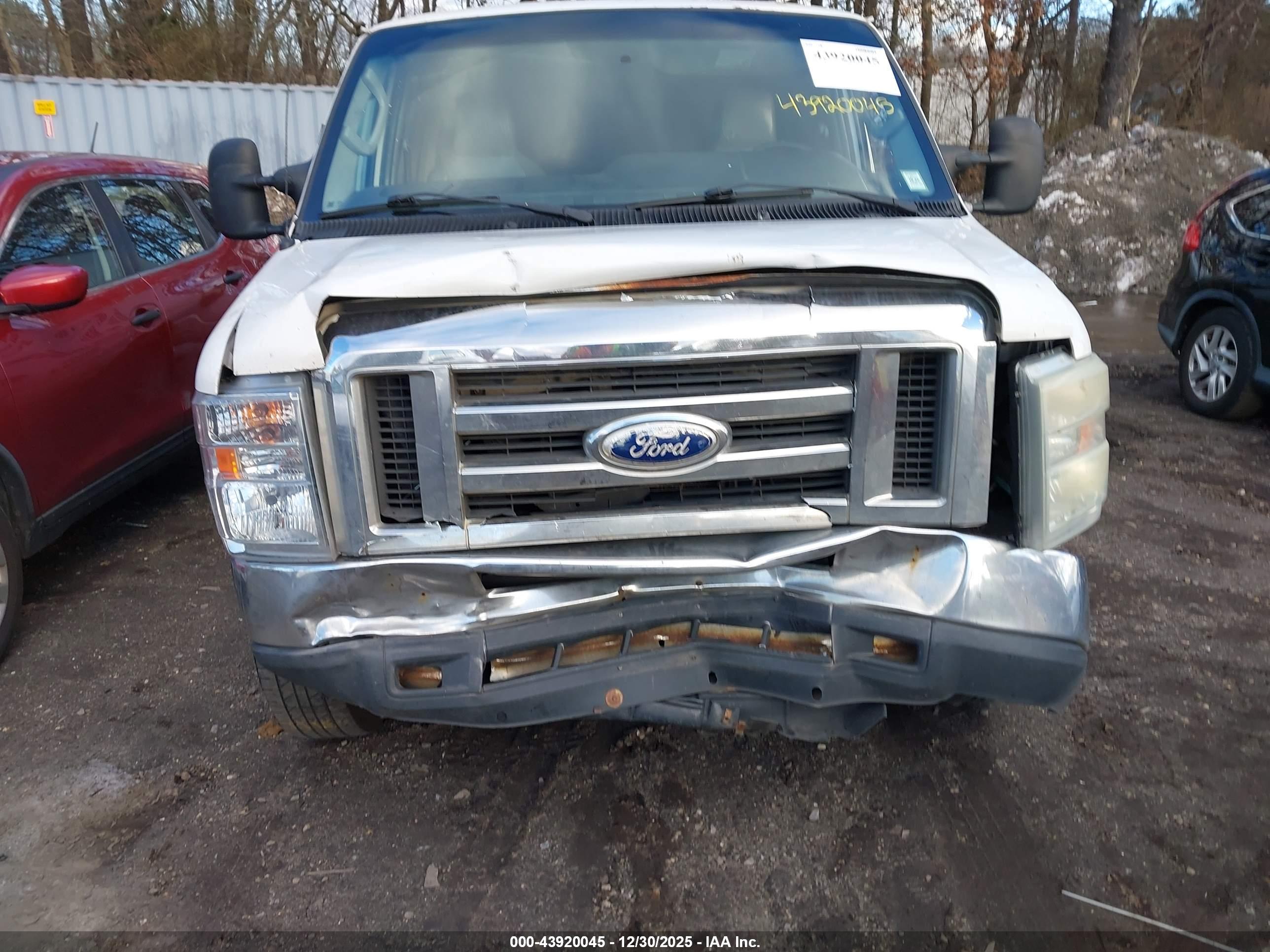 FORD E-250 image 6