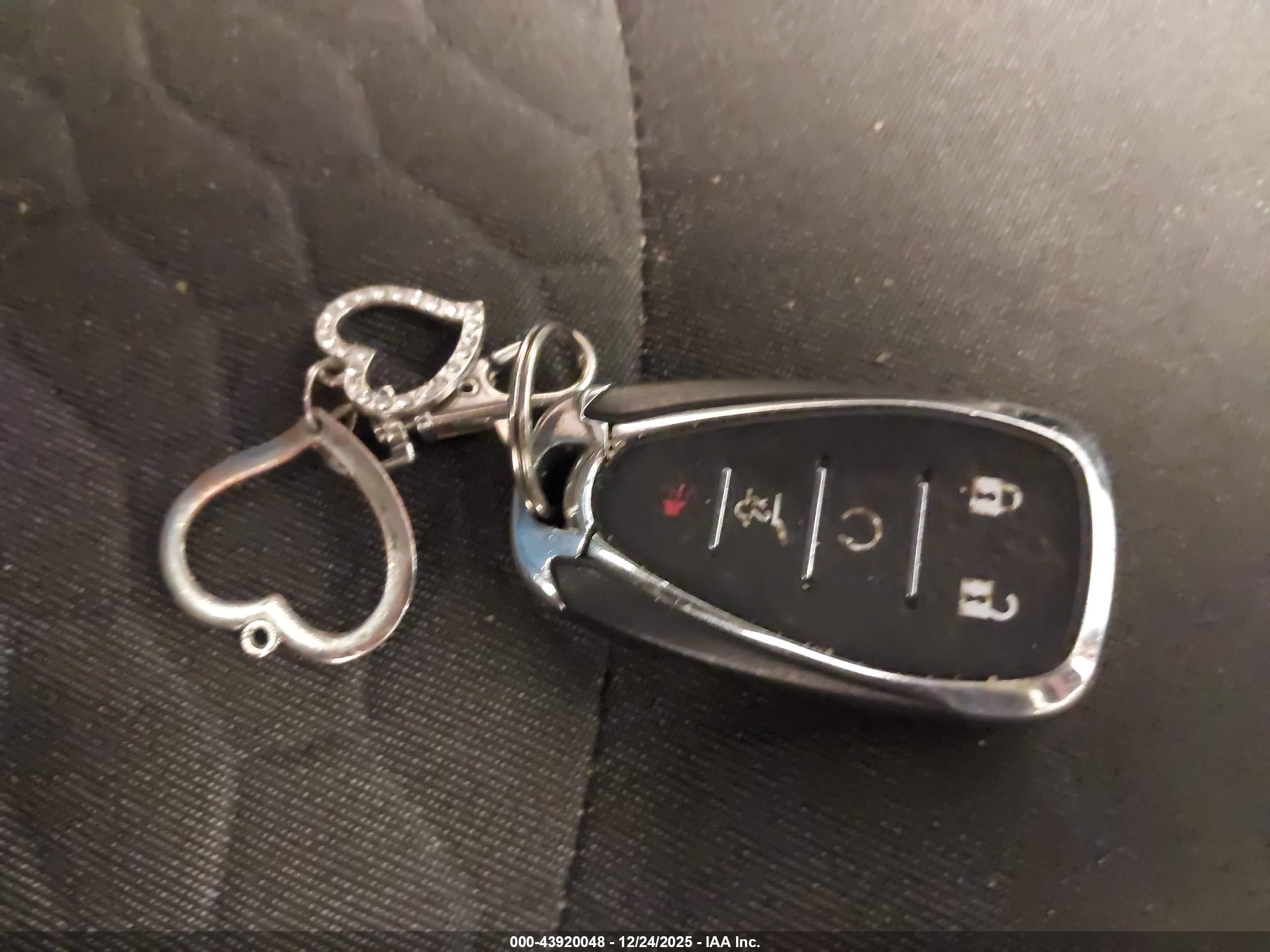 CHEVROLET EQUINOX image 11