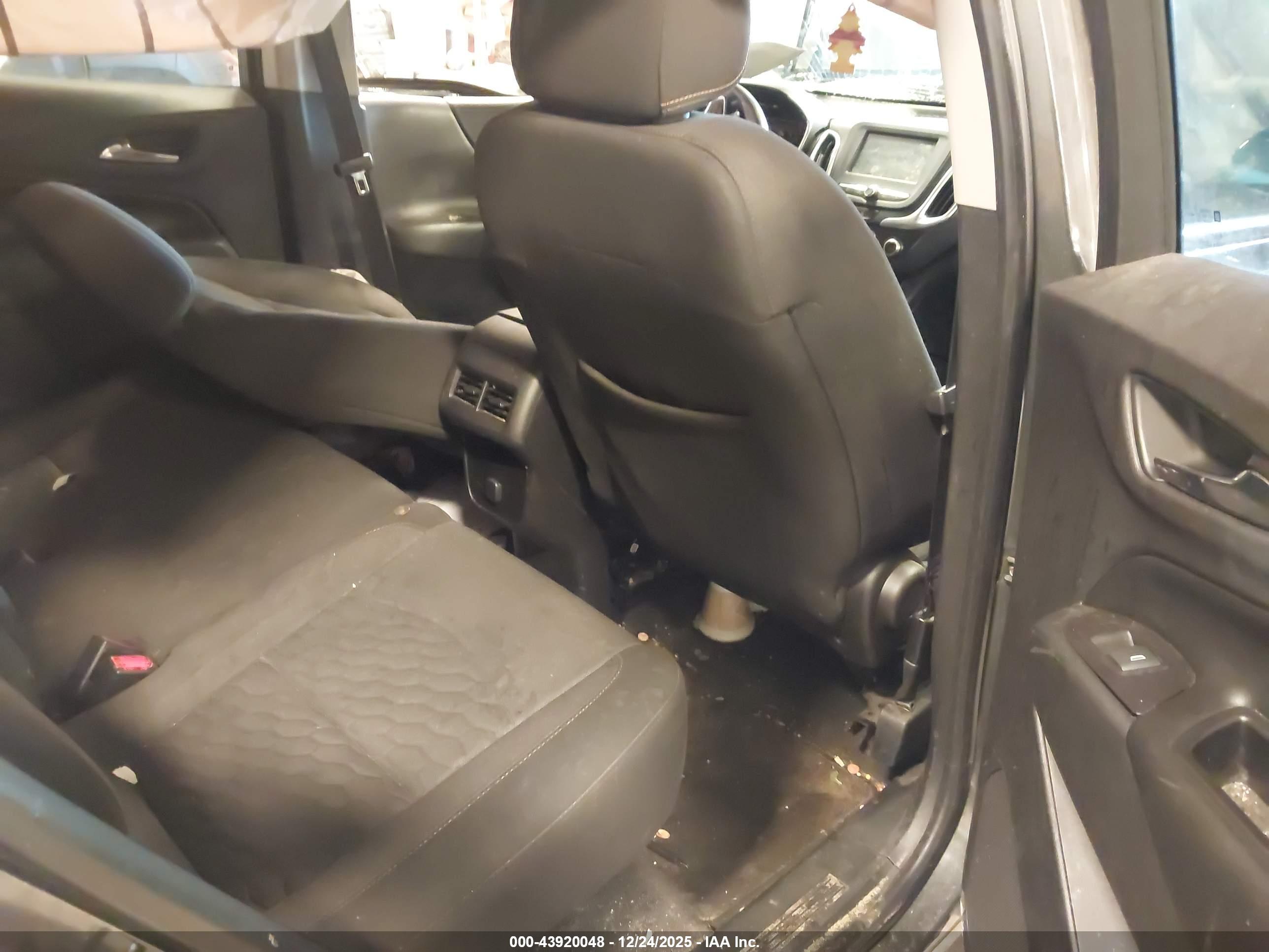 CHEVROLET EQUINOX image 8