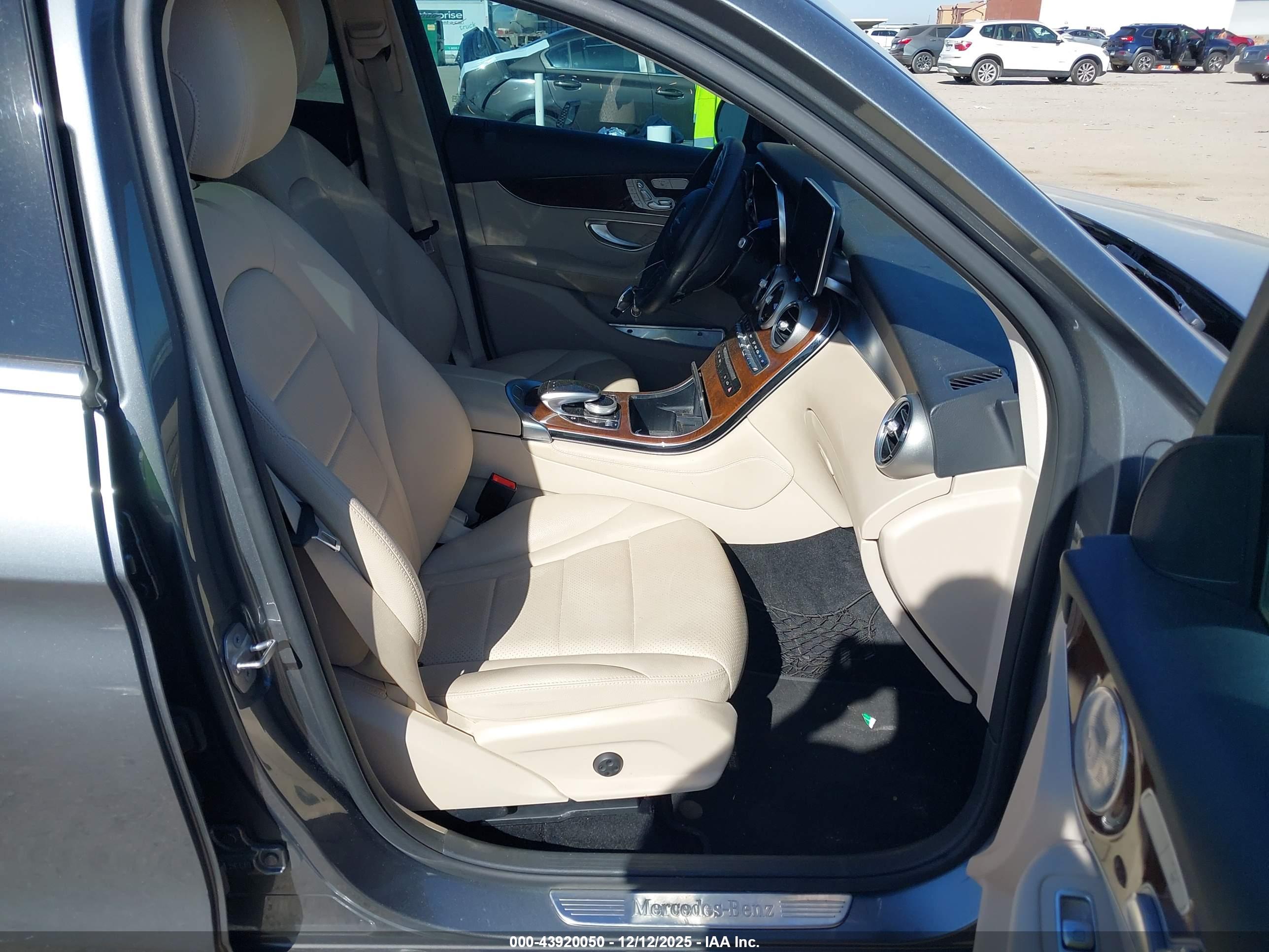 MERCEDES-BENZ GLC image 5