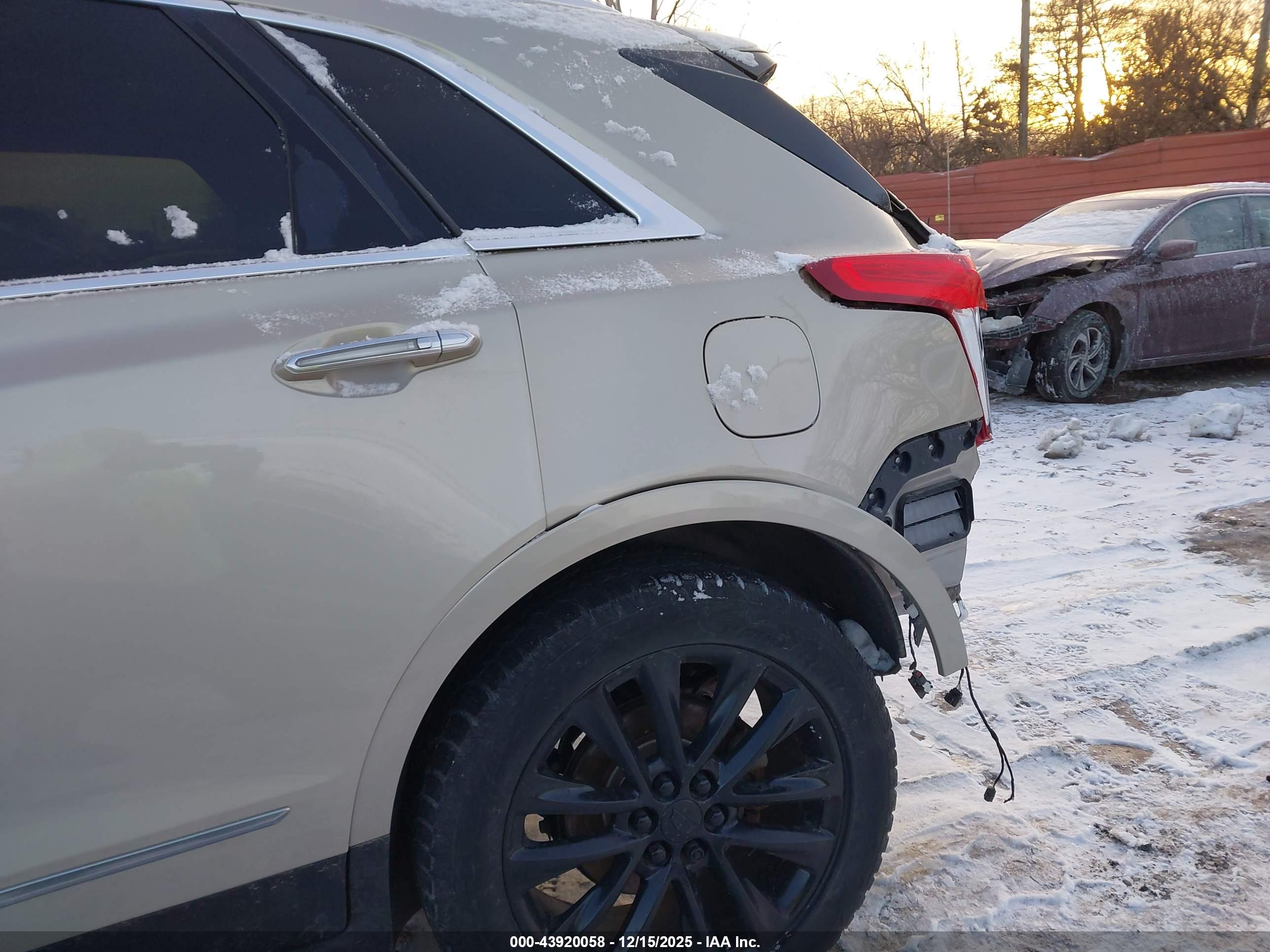 CADILLAC XT5 image 6