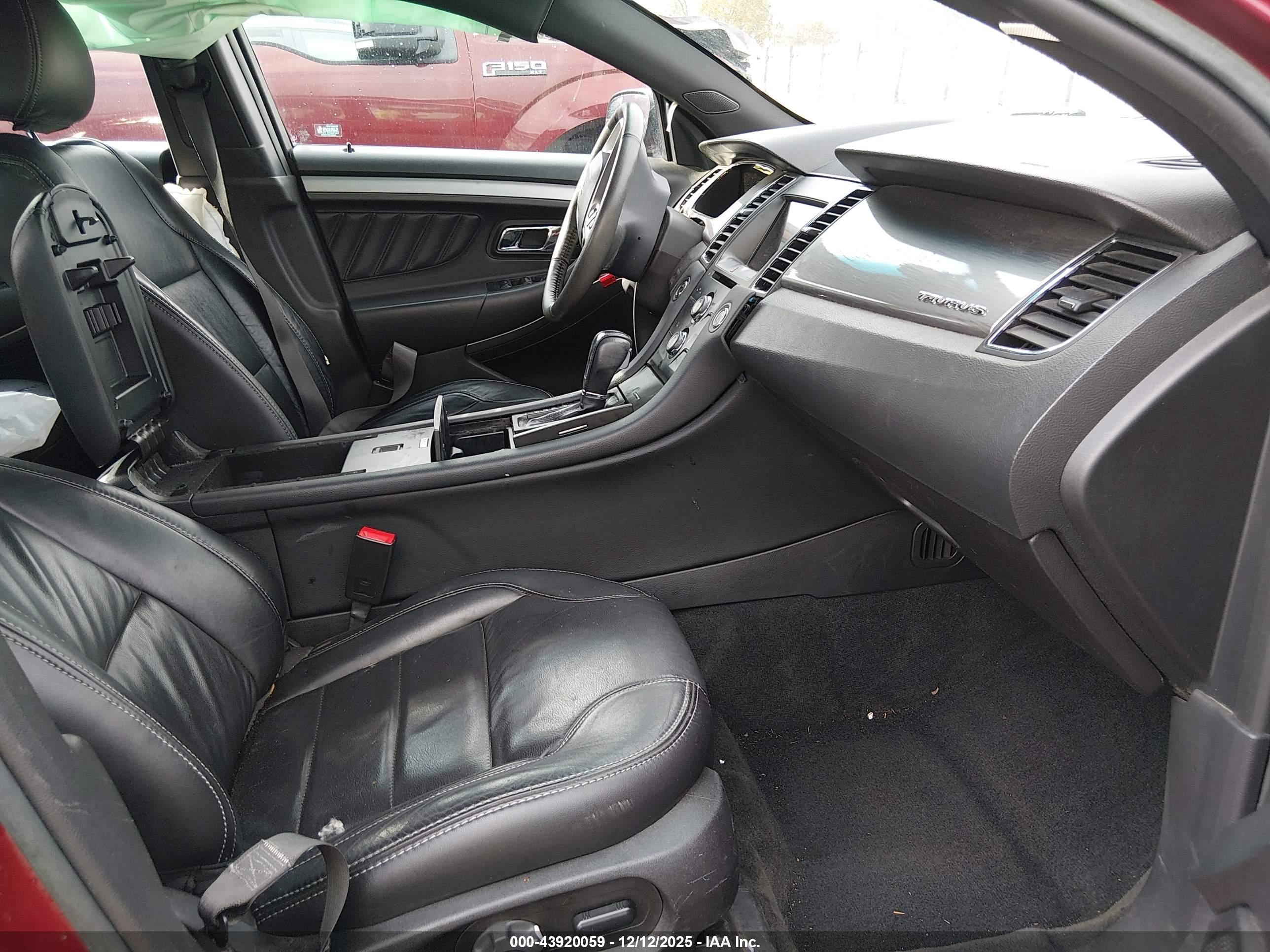 FORD TAURUS image 5