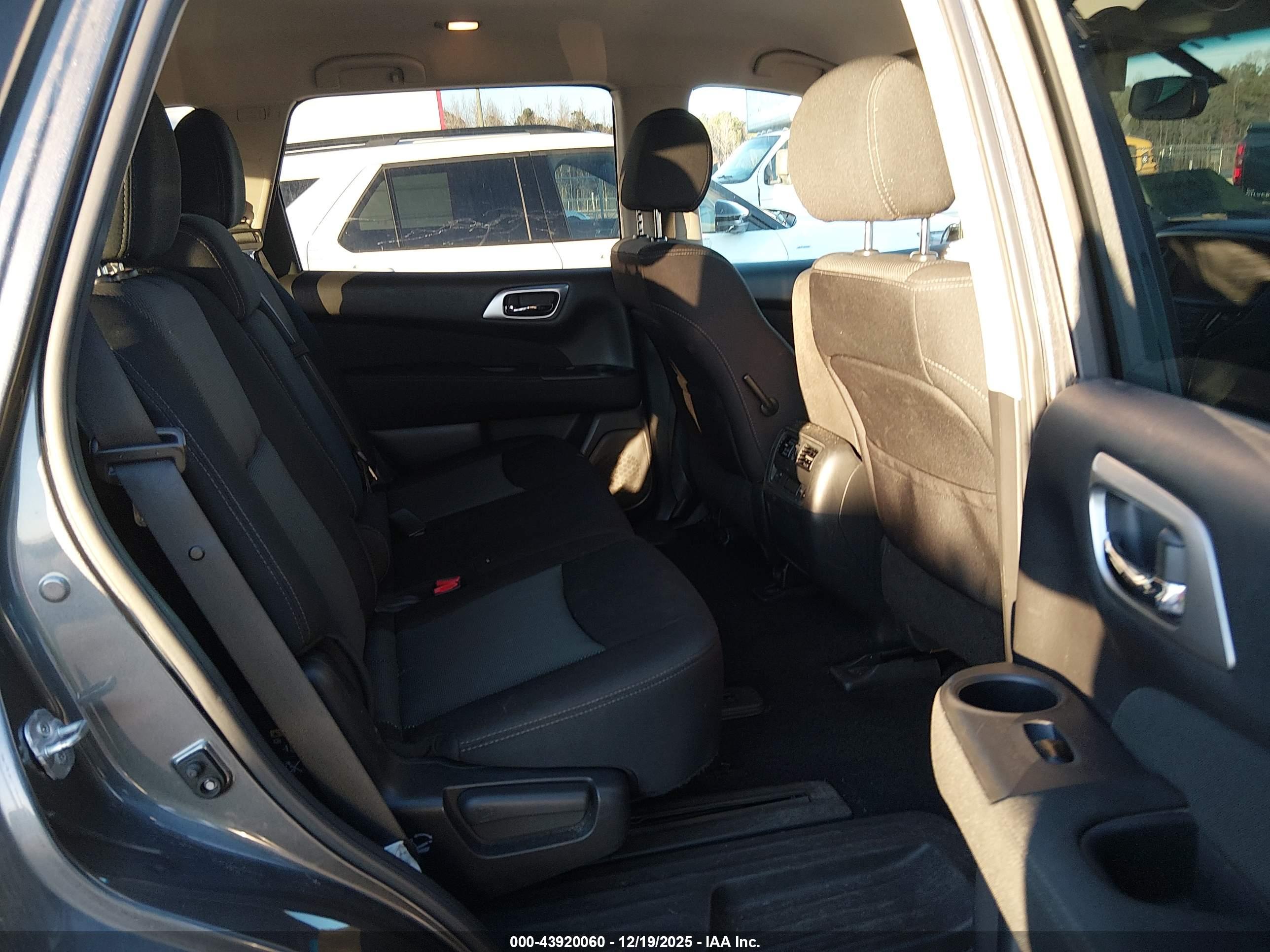 NISSAN PATHFINDER image 8