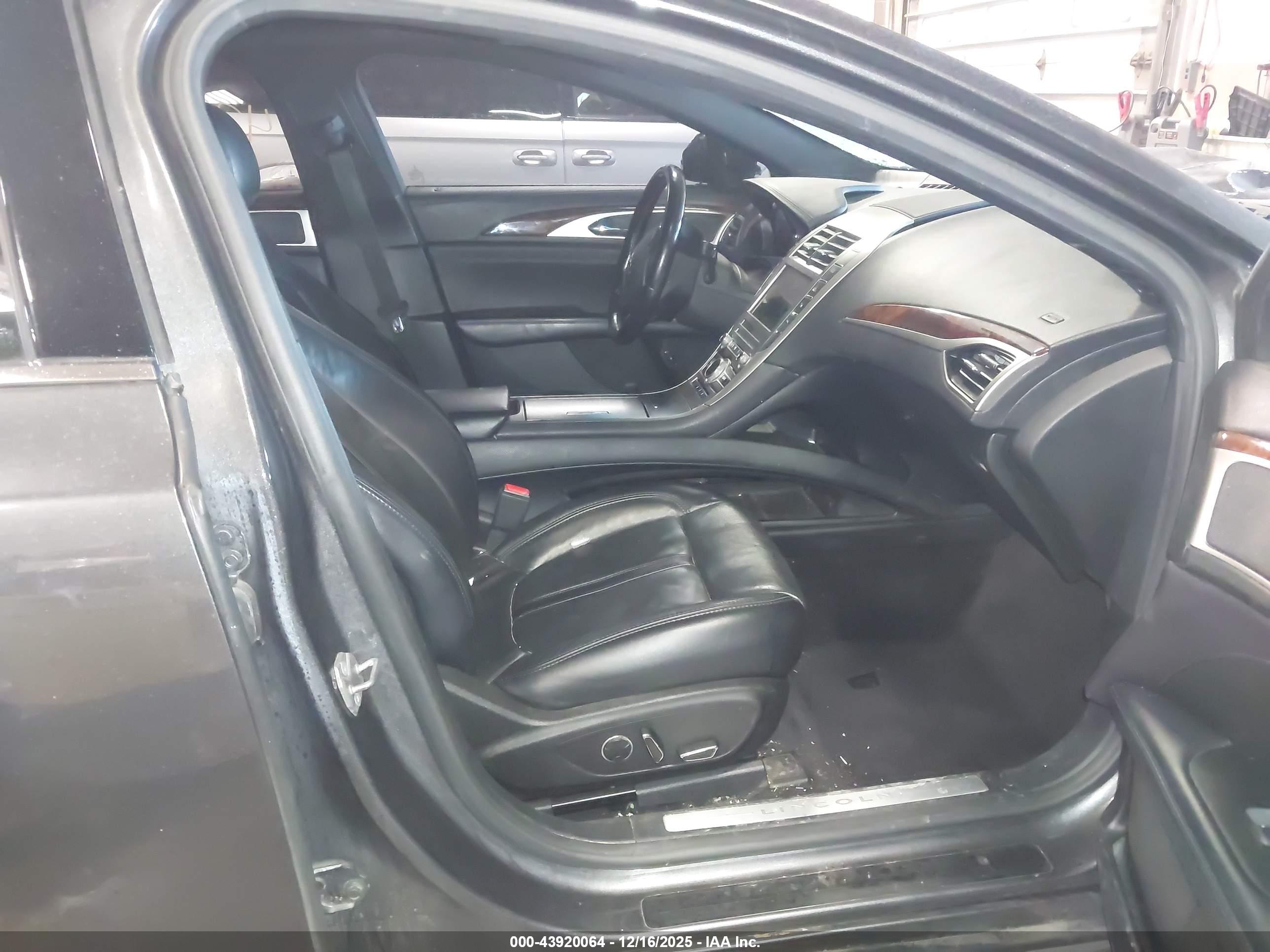 LINCOLN MKZ image 5