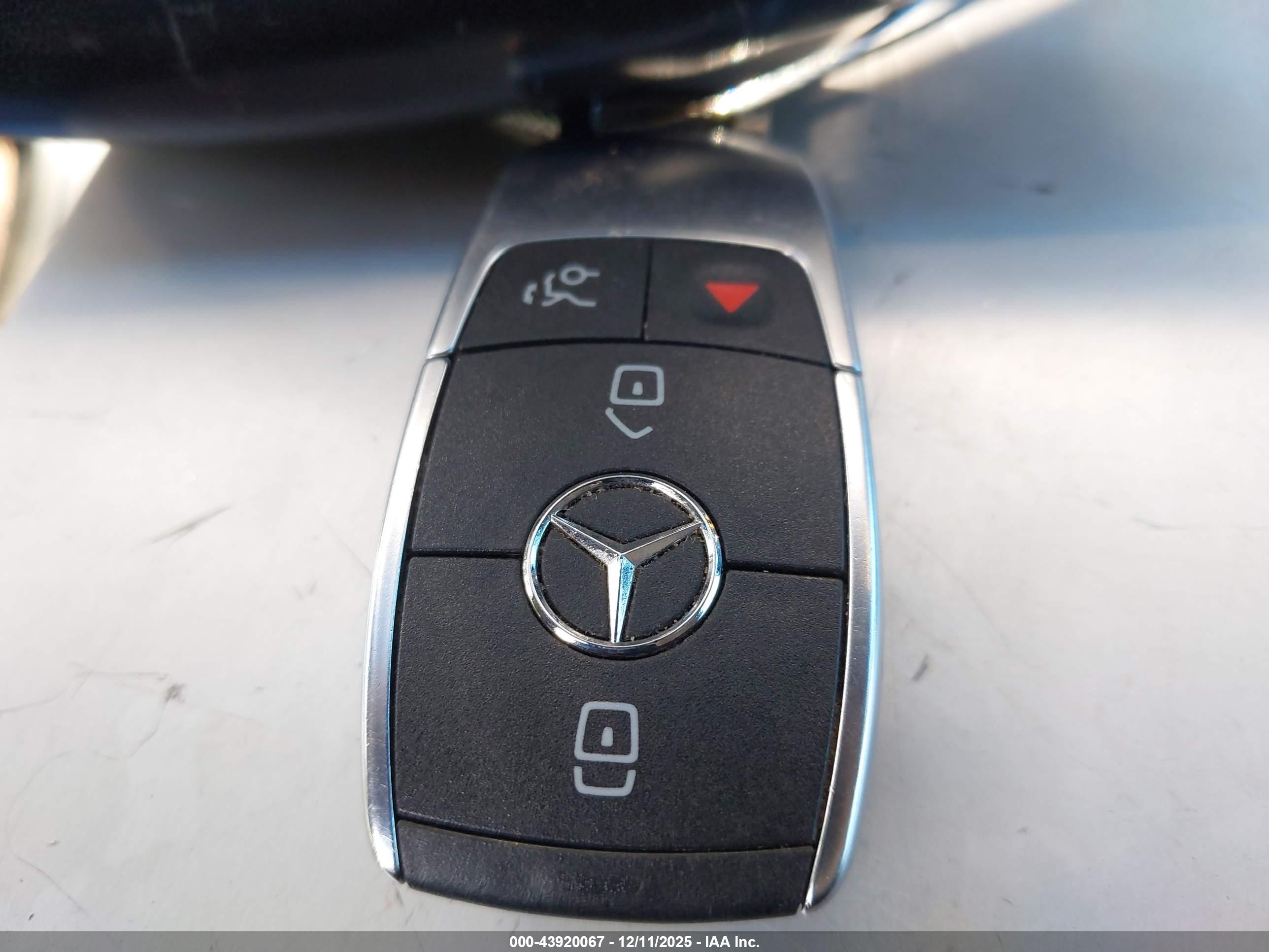 MERCEDES-BENZ GLE image 11