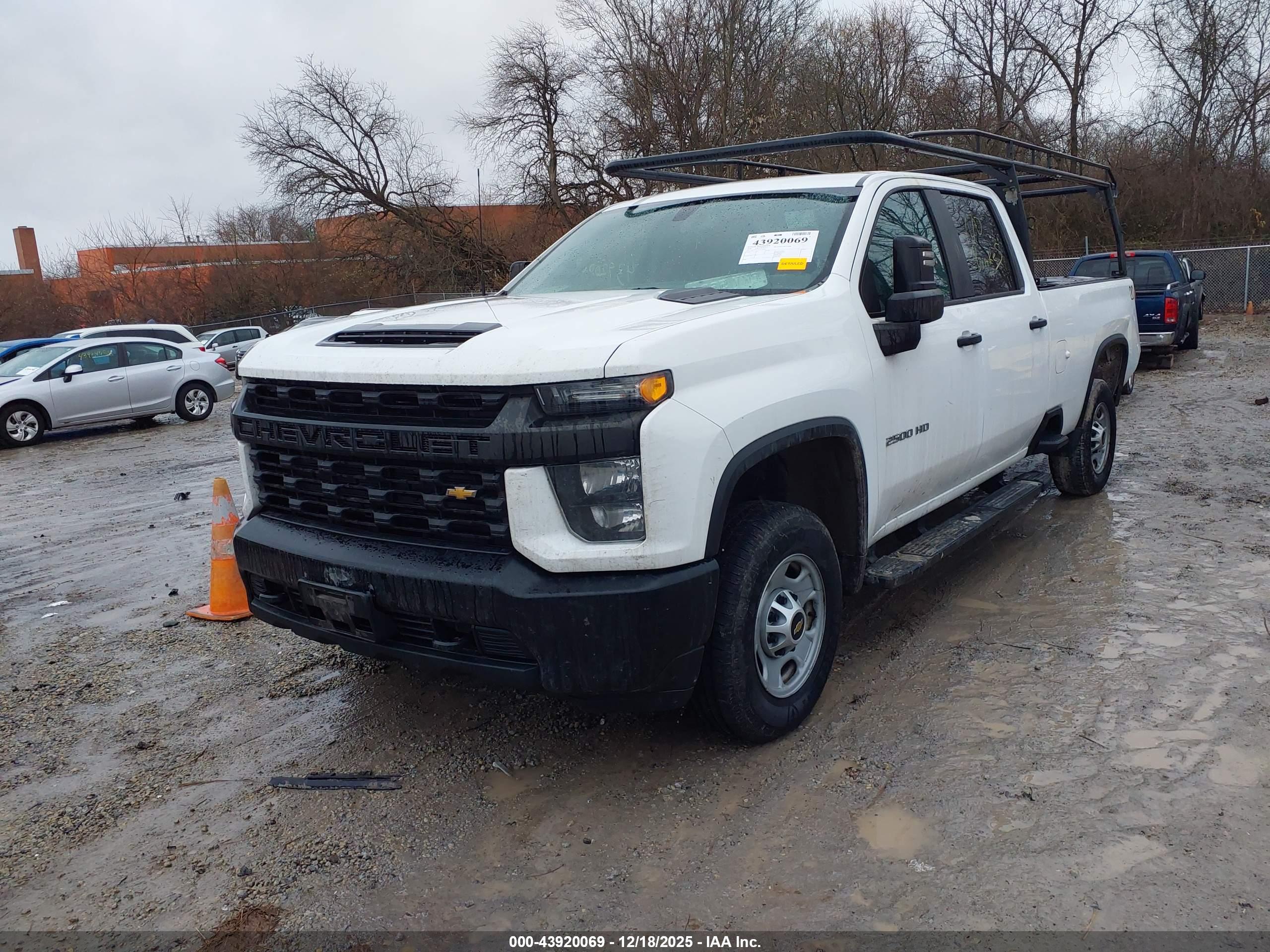 CHEVROLET SILVERADO image 2