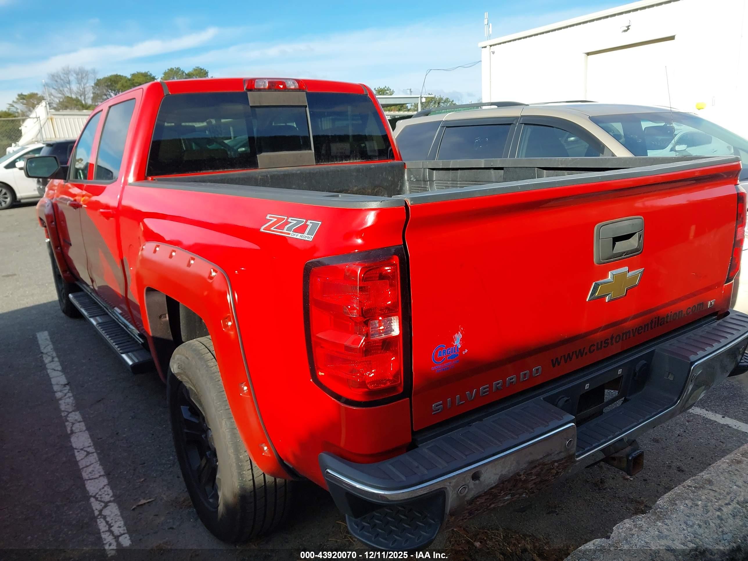 CHEVROLET SILVERADO image 3