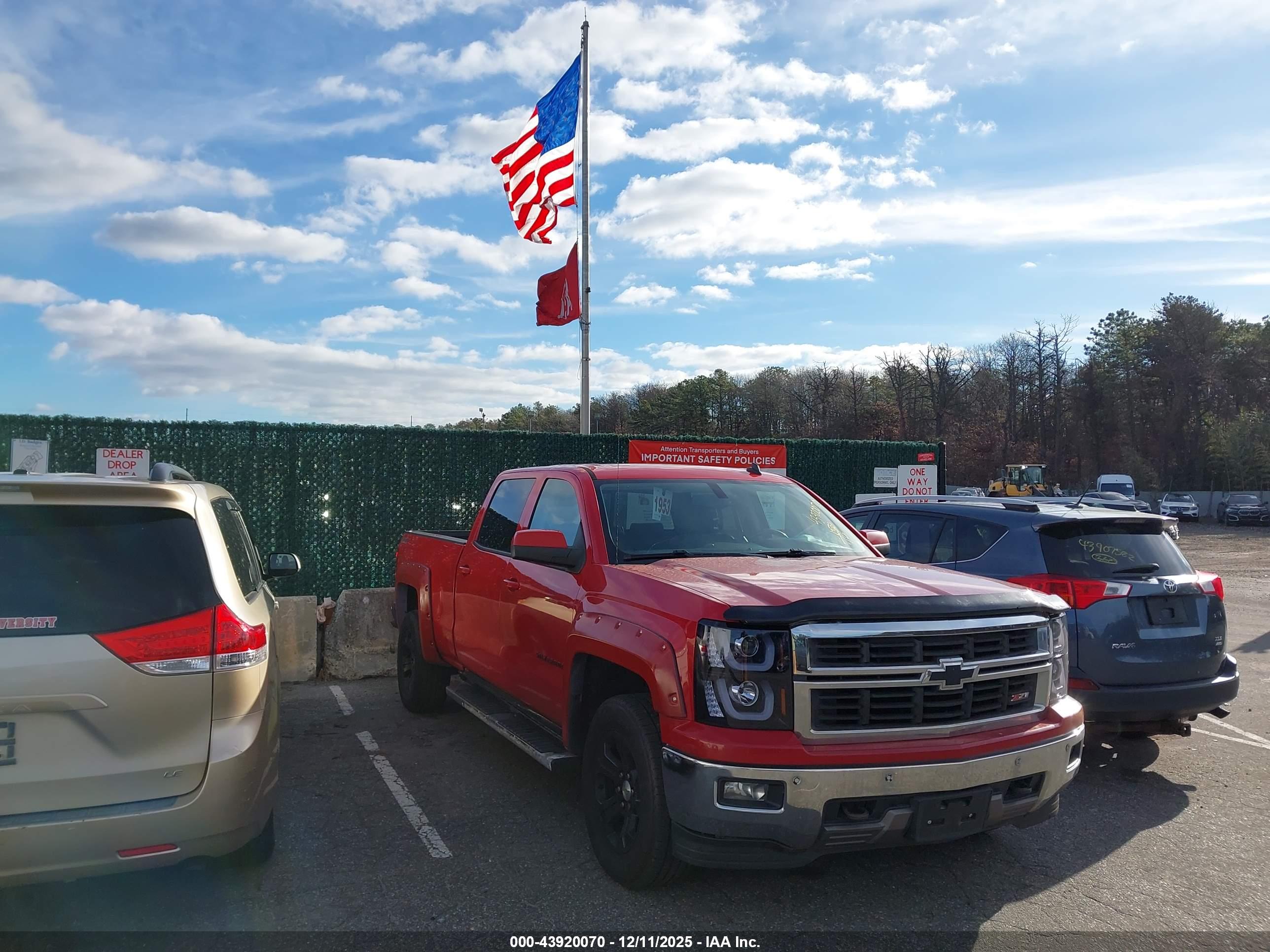CHEVROLET SILVERADO image 6