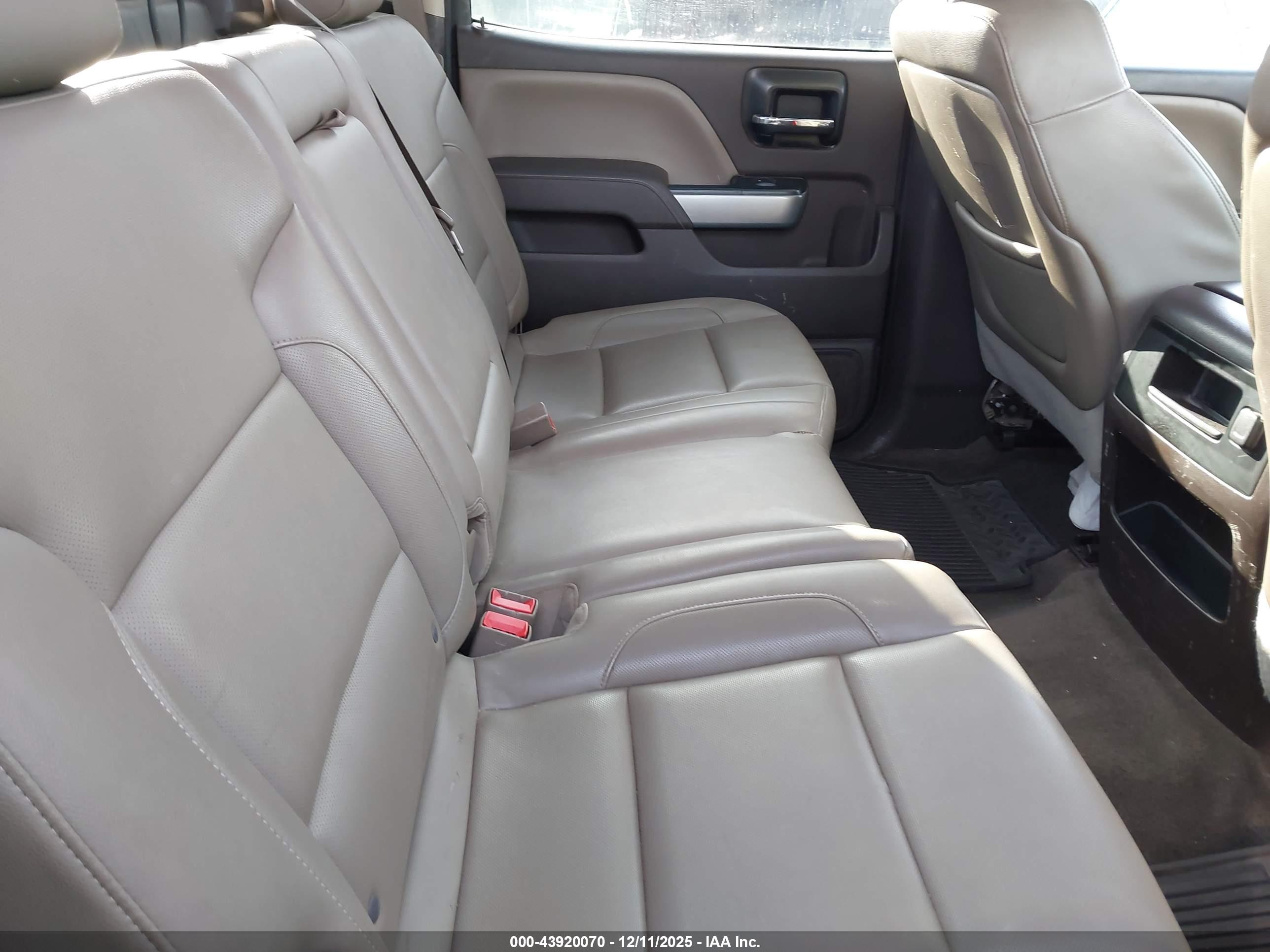 CHEVROLET SILVERADO image 8