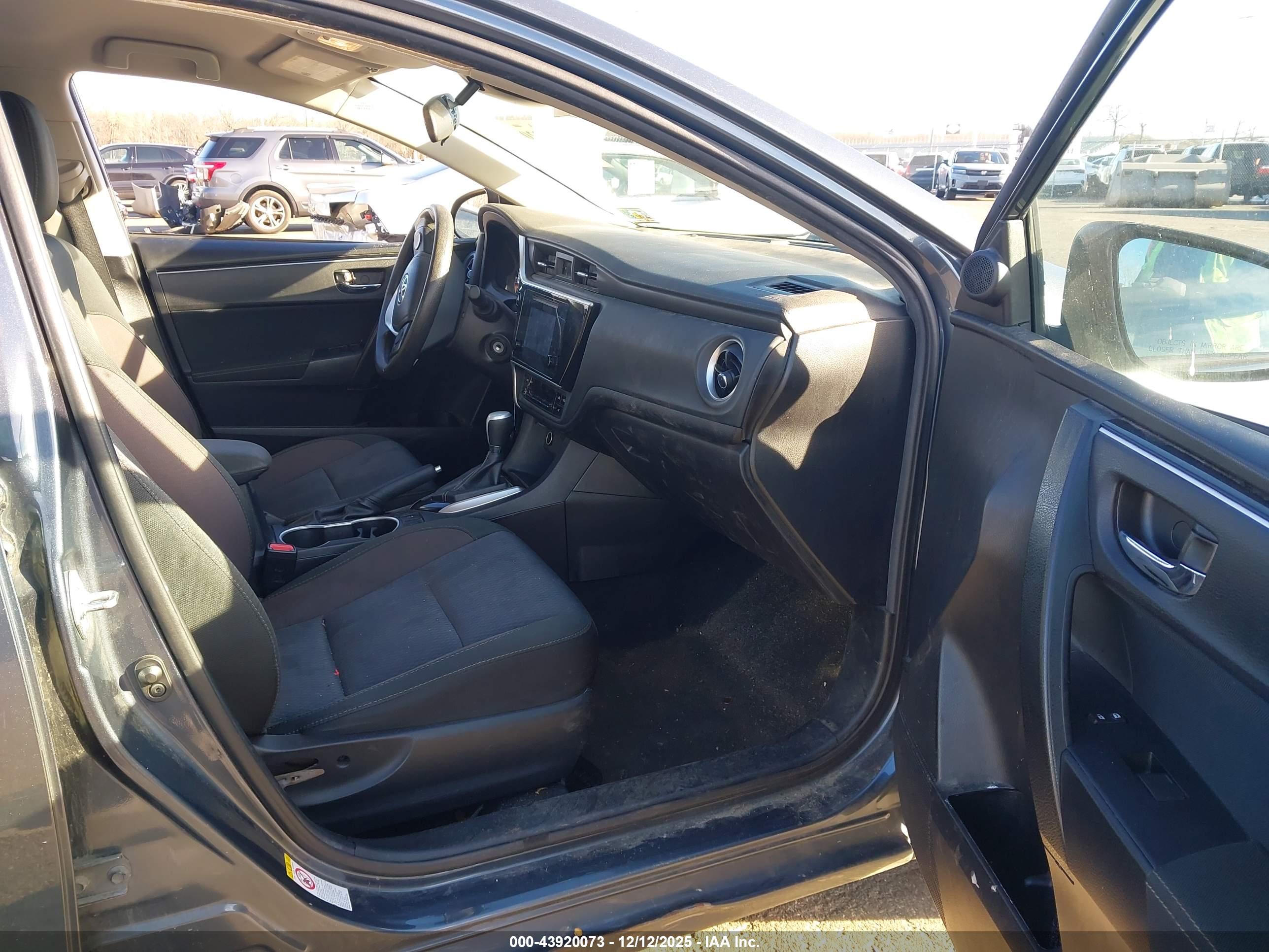 TOYOTA COROLLA image 5