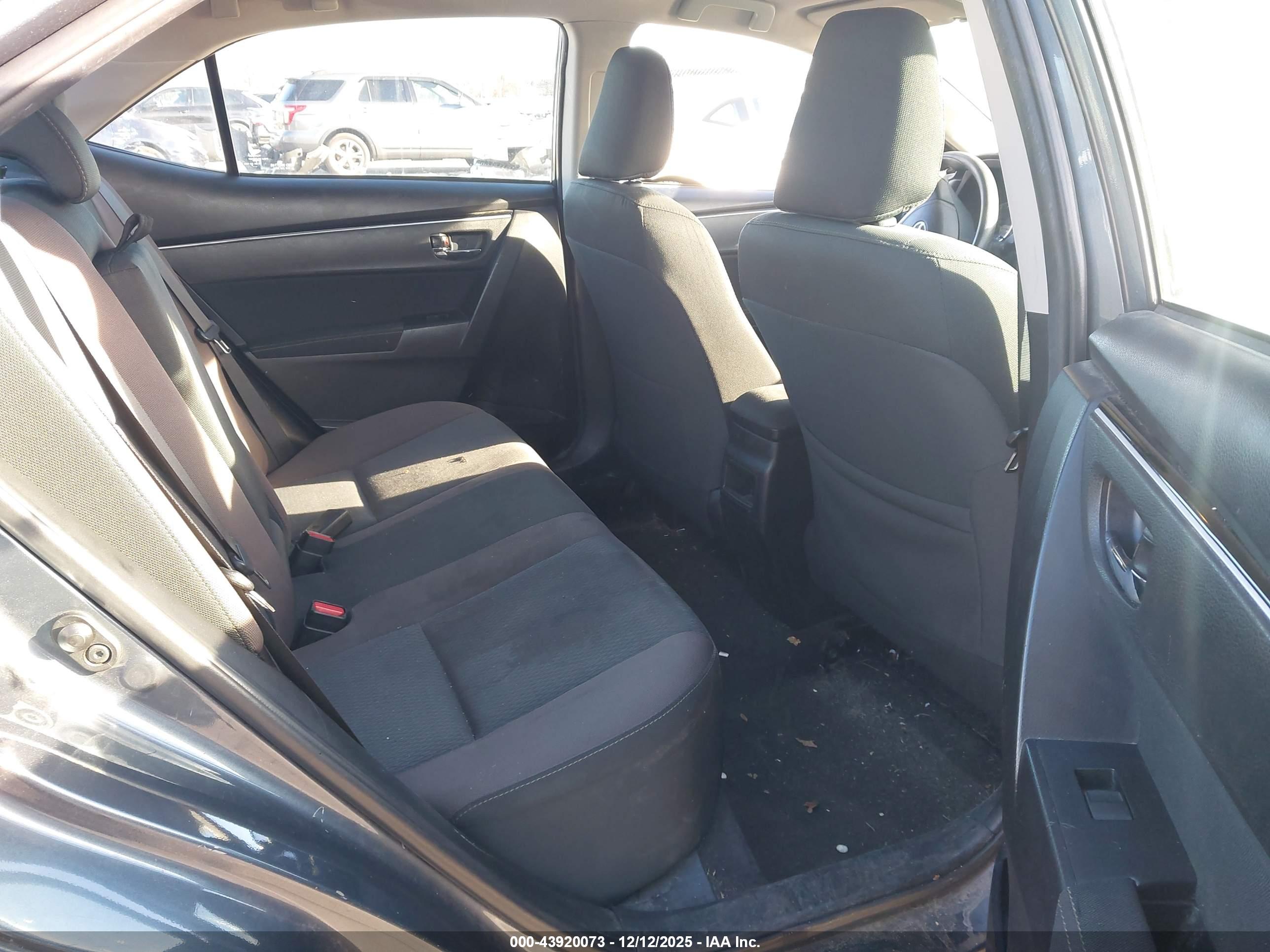 TOYOTA COROLLA image 8
