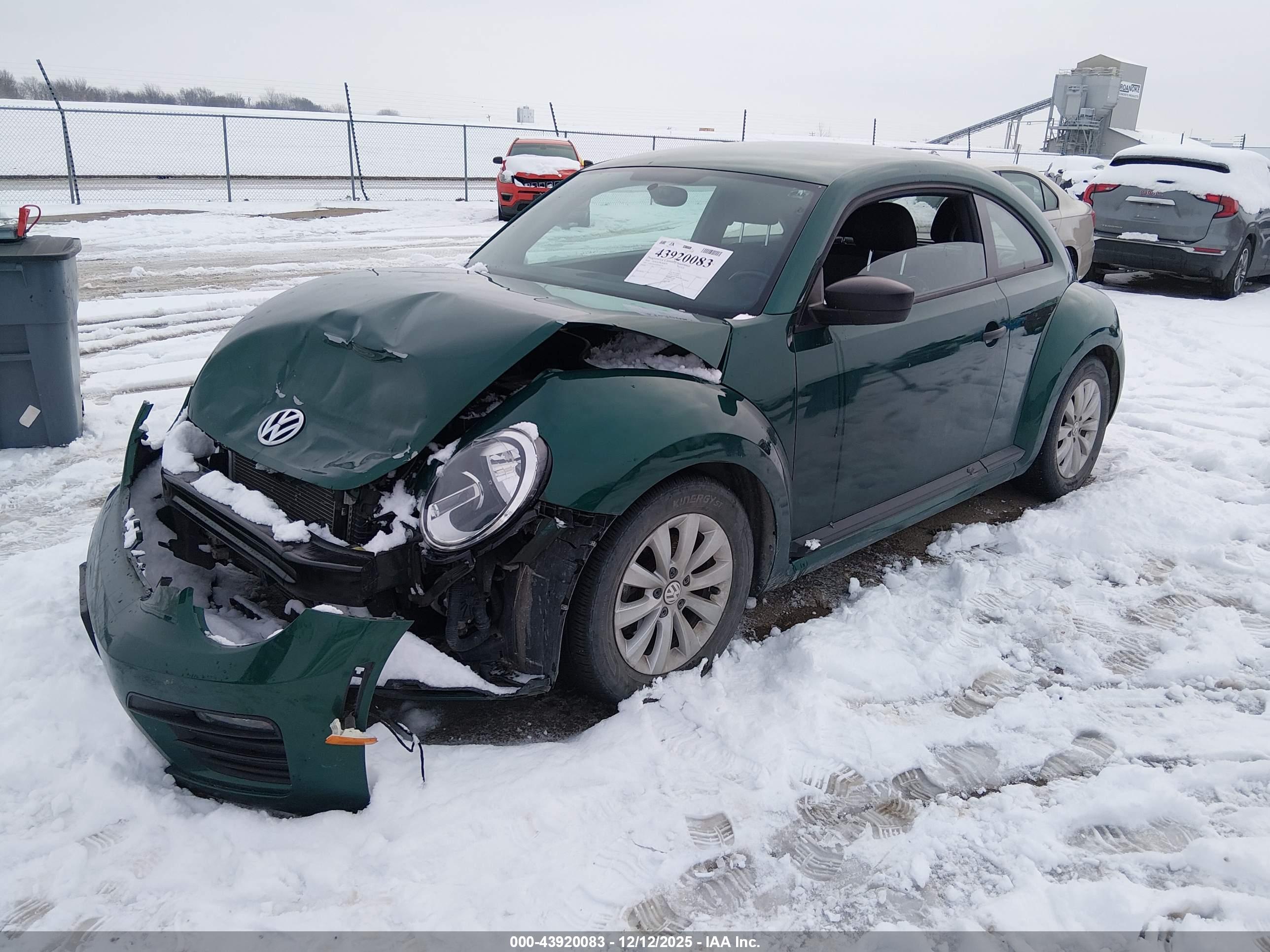 VOLKSWAGEN BEETLE image 2