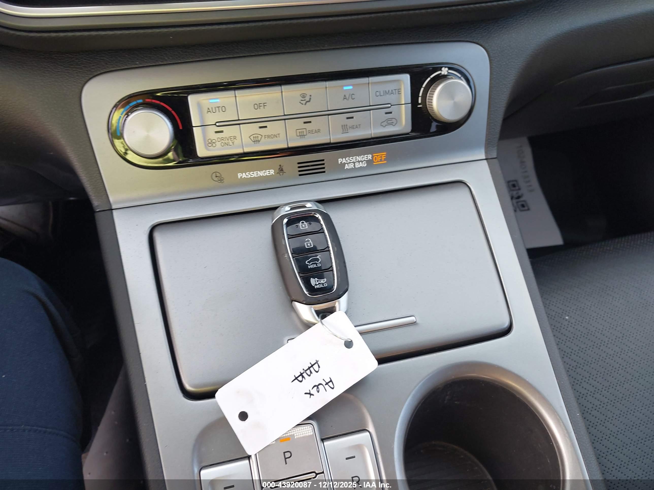 HYUNDAI KONA image 11