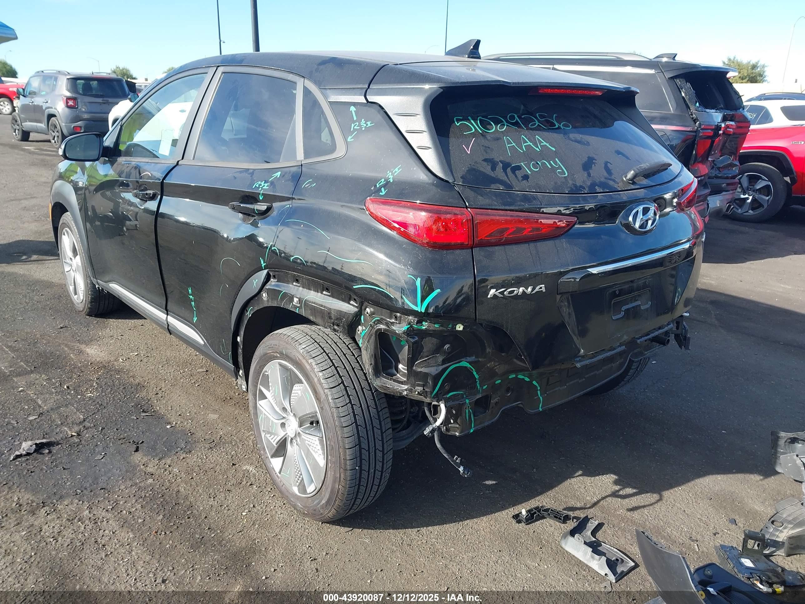 HYUNDAI KONA image 6