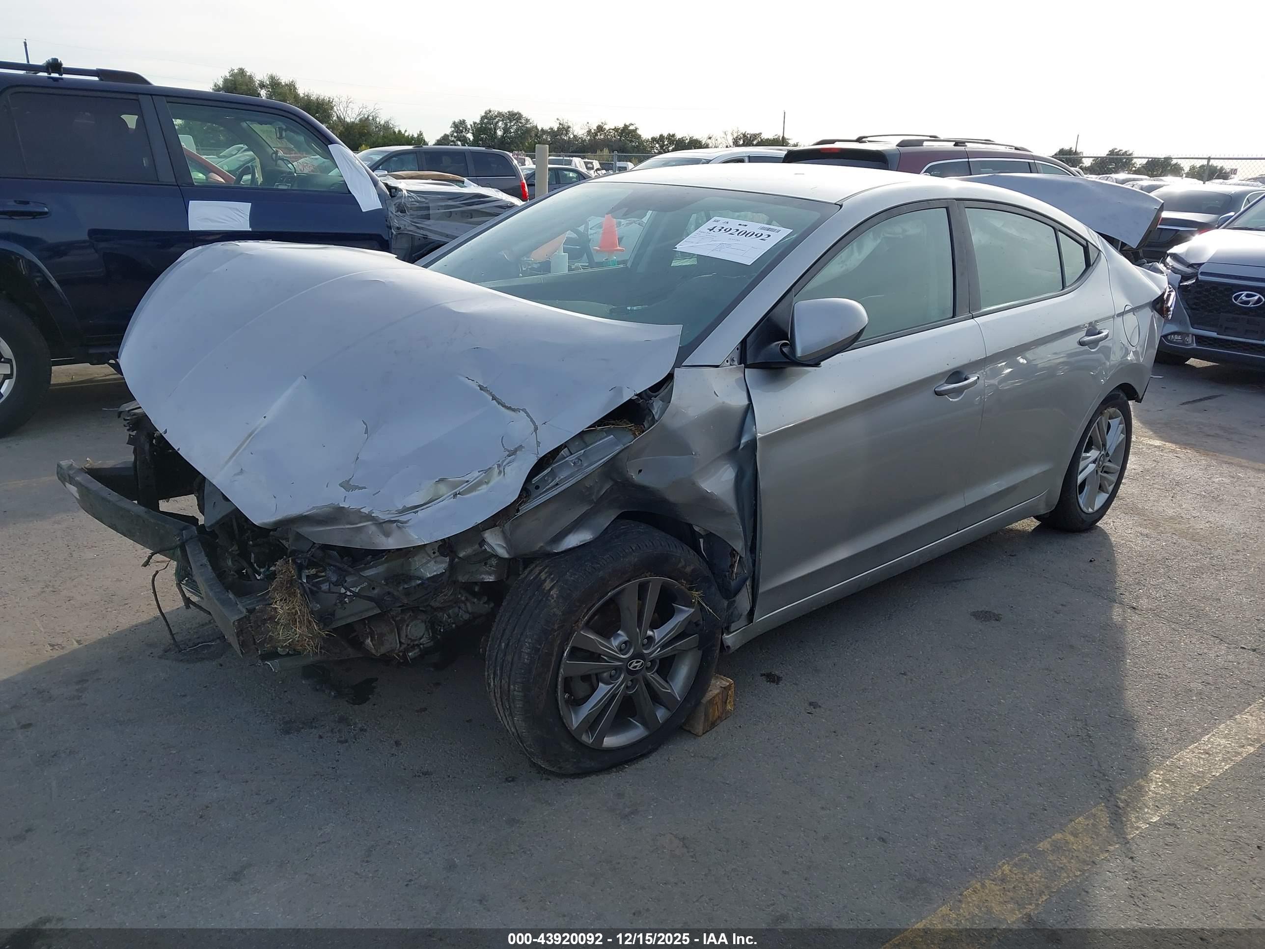 HYUNDAI ELANTRA image 2