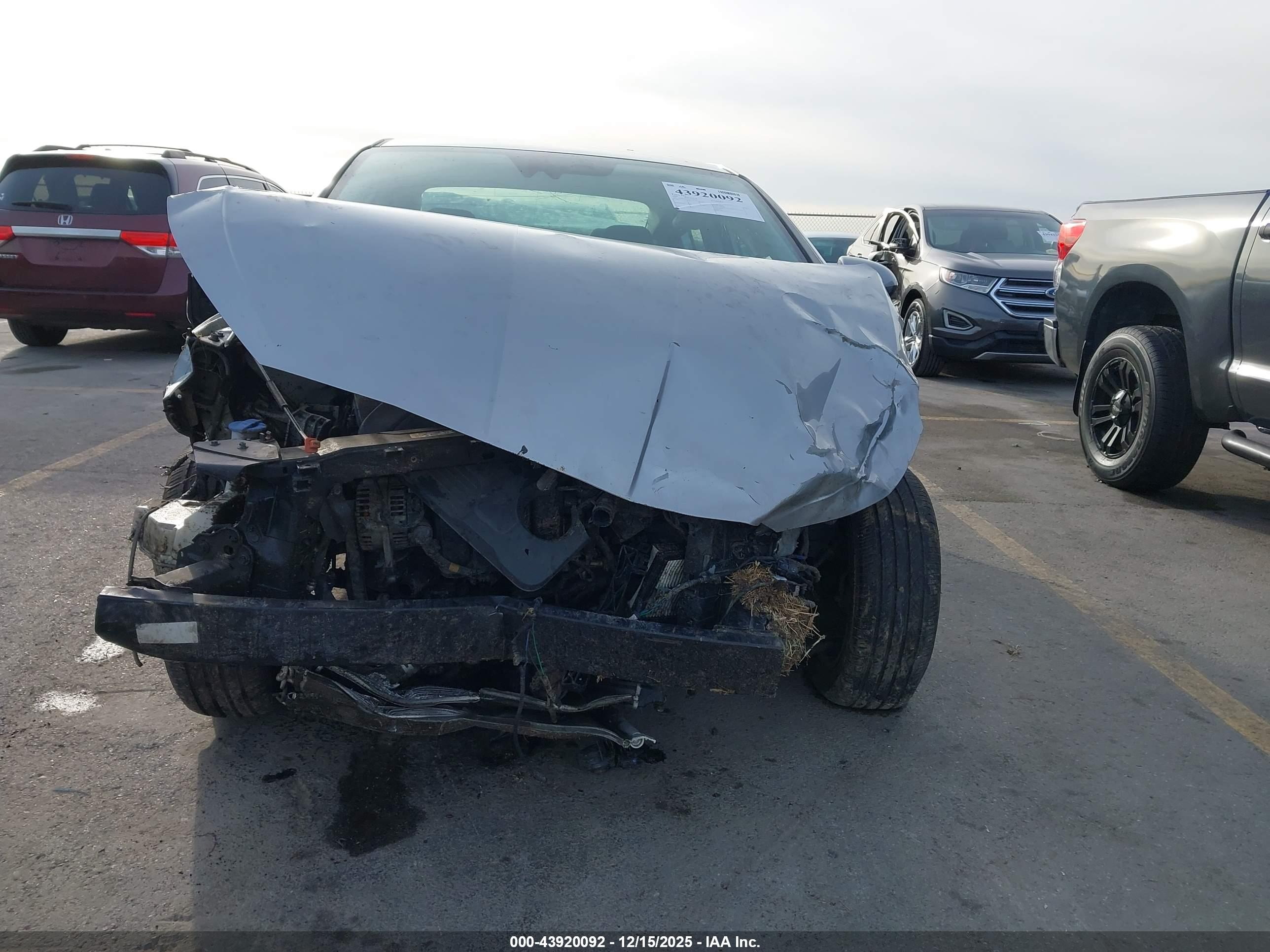 HYUNDAI ELANTRA image 6