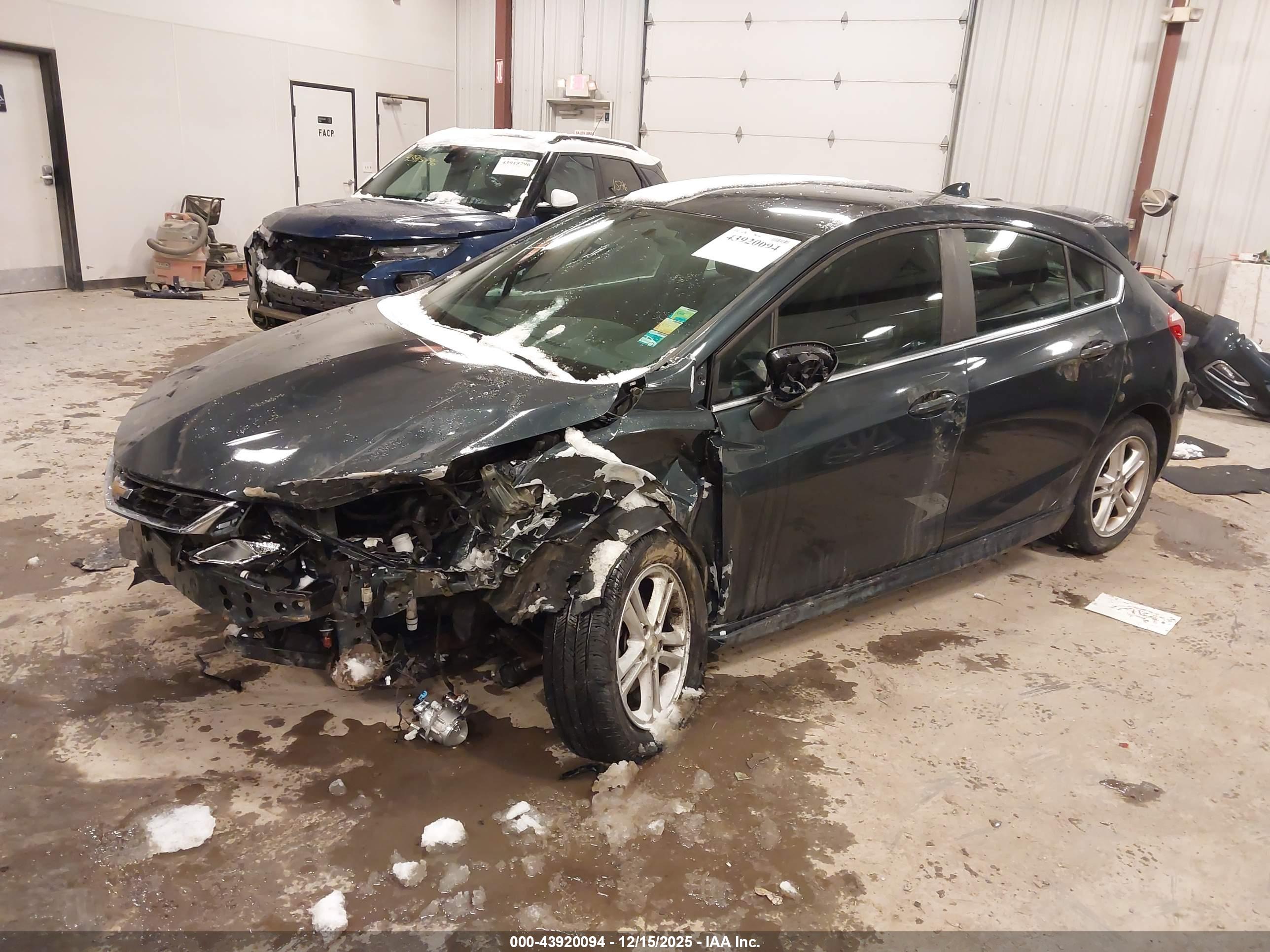CHEVROLET CRUZE image 2