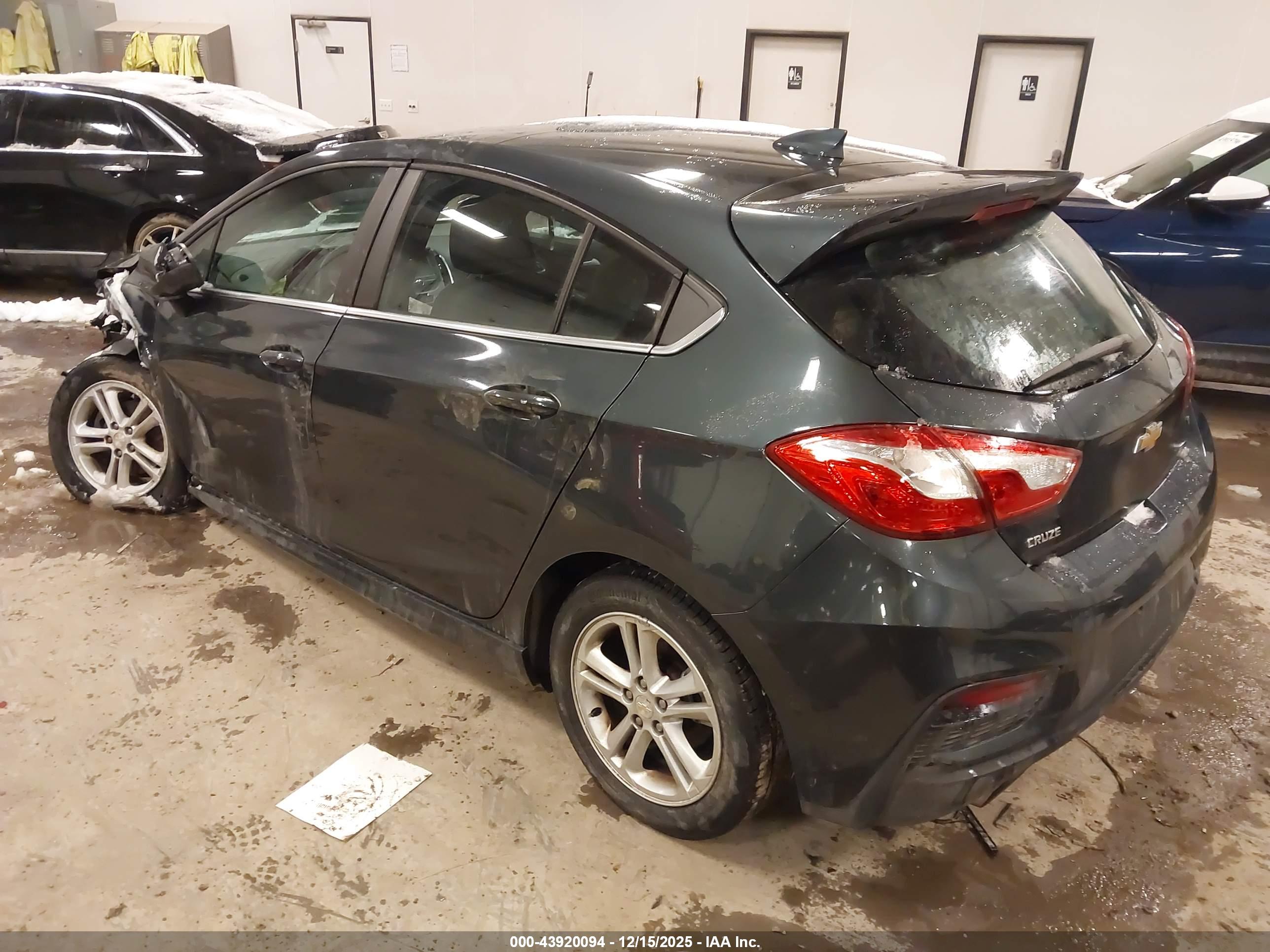 CHEVROLET CRUZE image 3