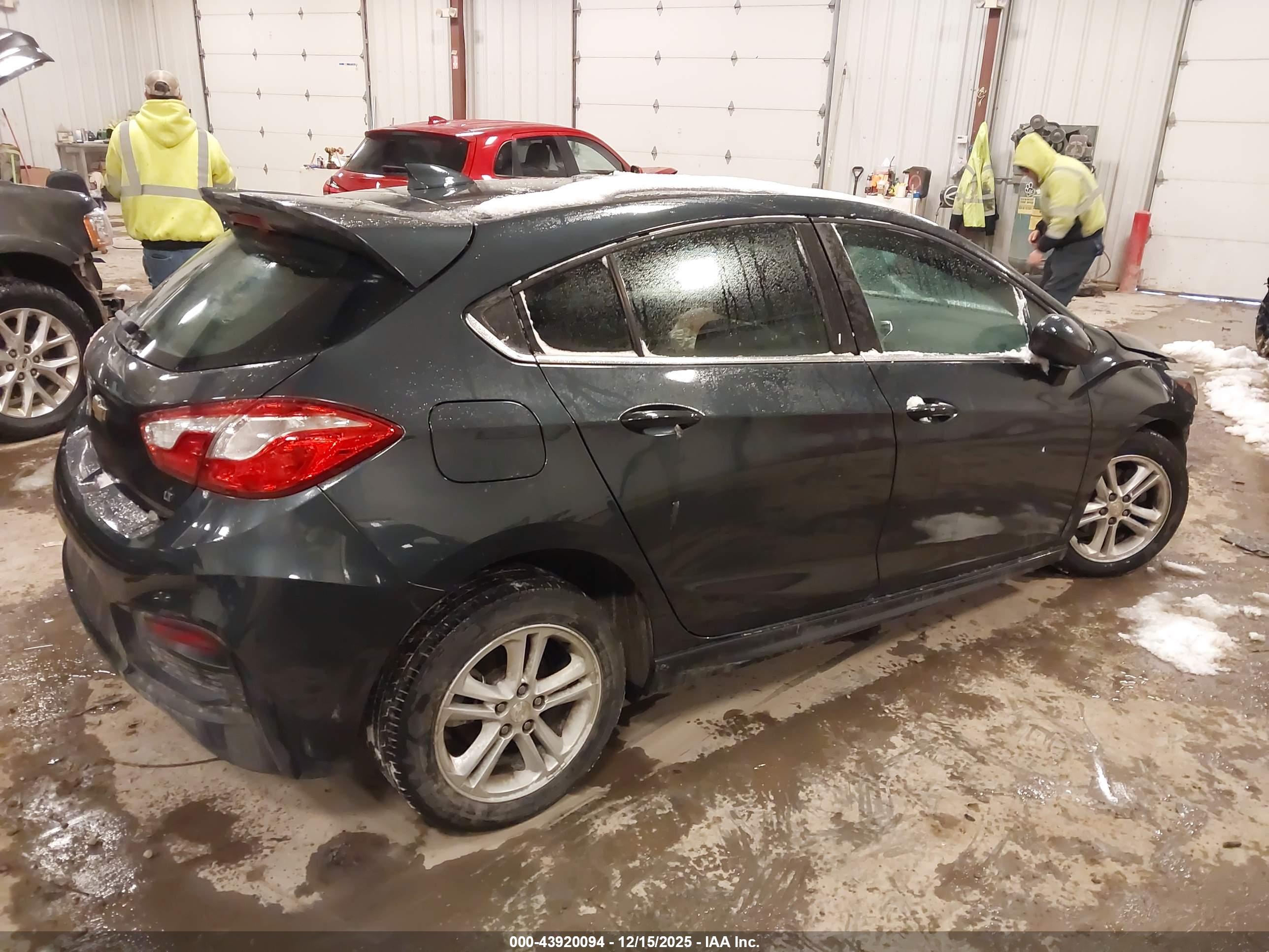 CHEVROLET CRUZE image 4