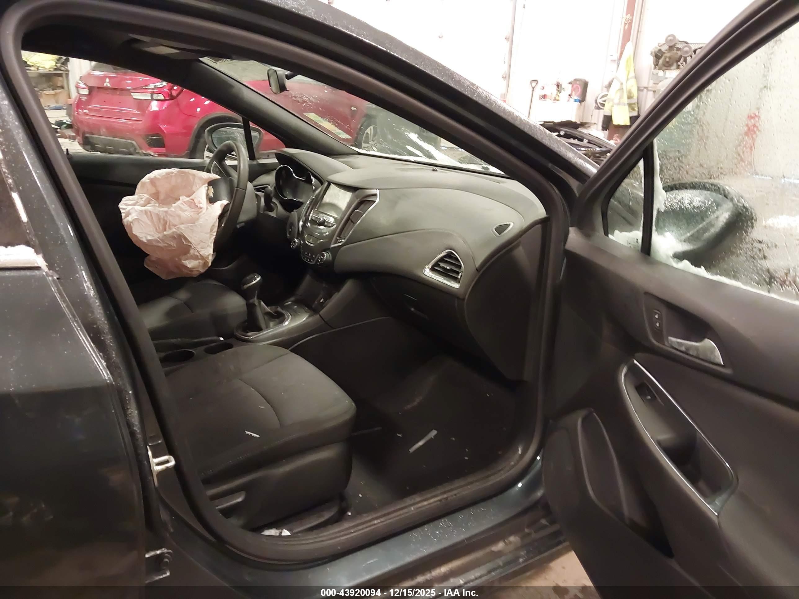 CHEVROLET CRUZE image 5