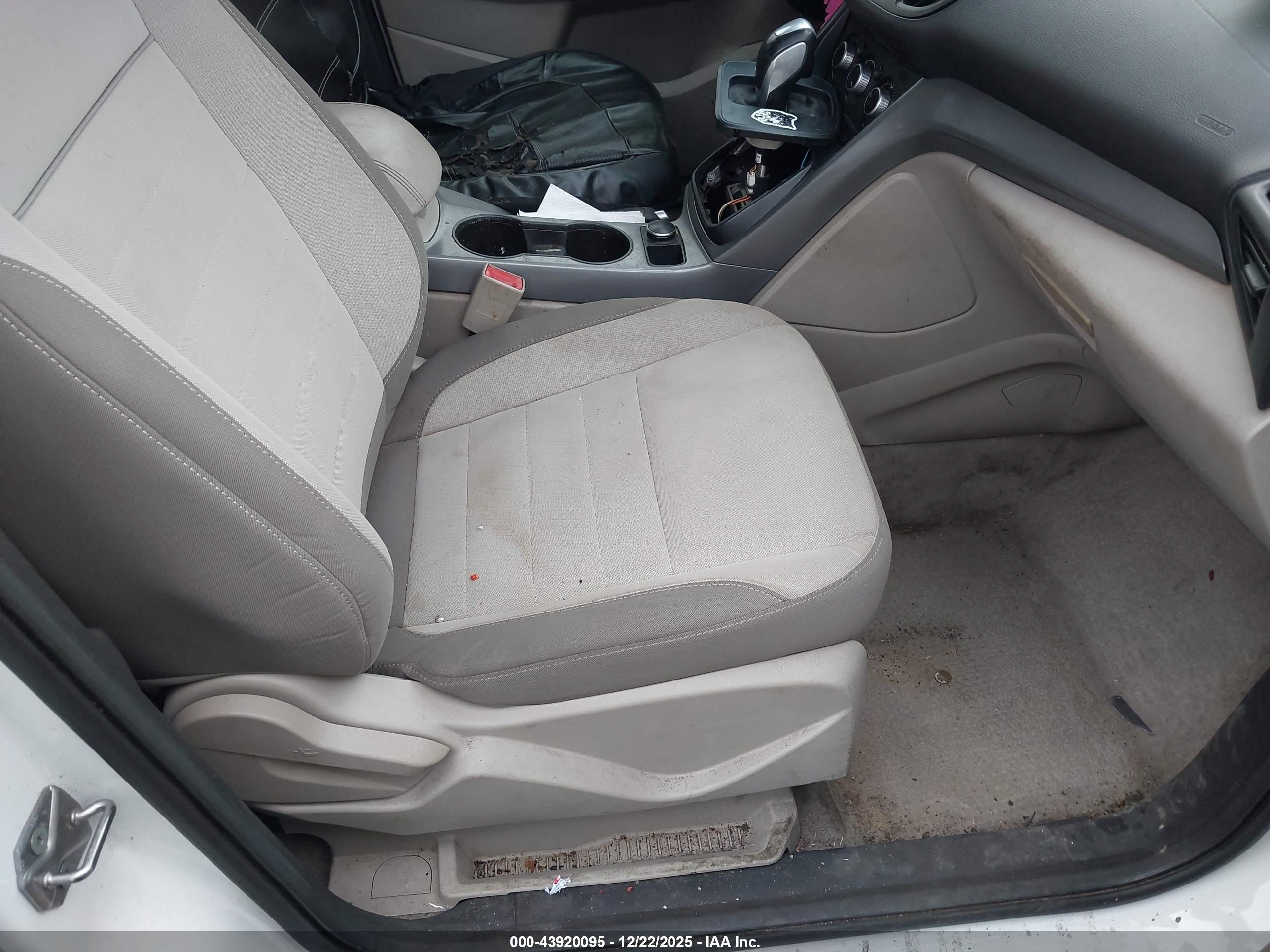 FORD ESCAPE image 5