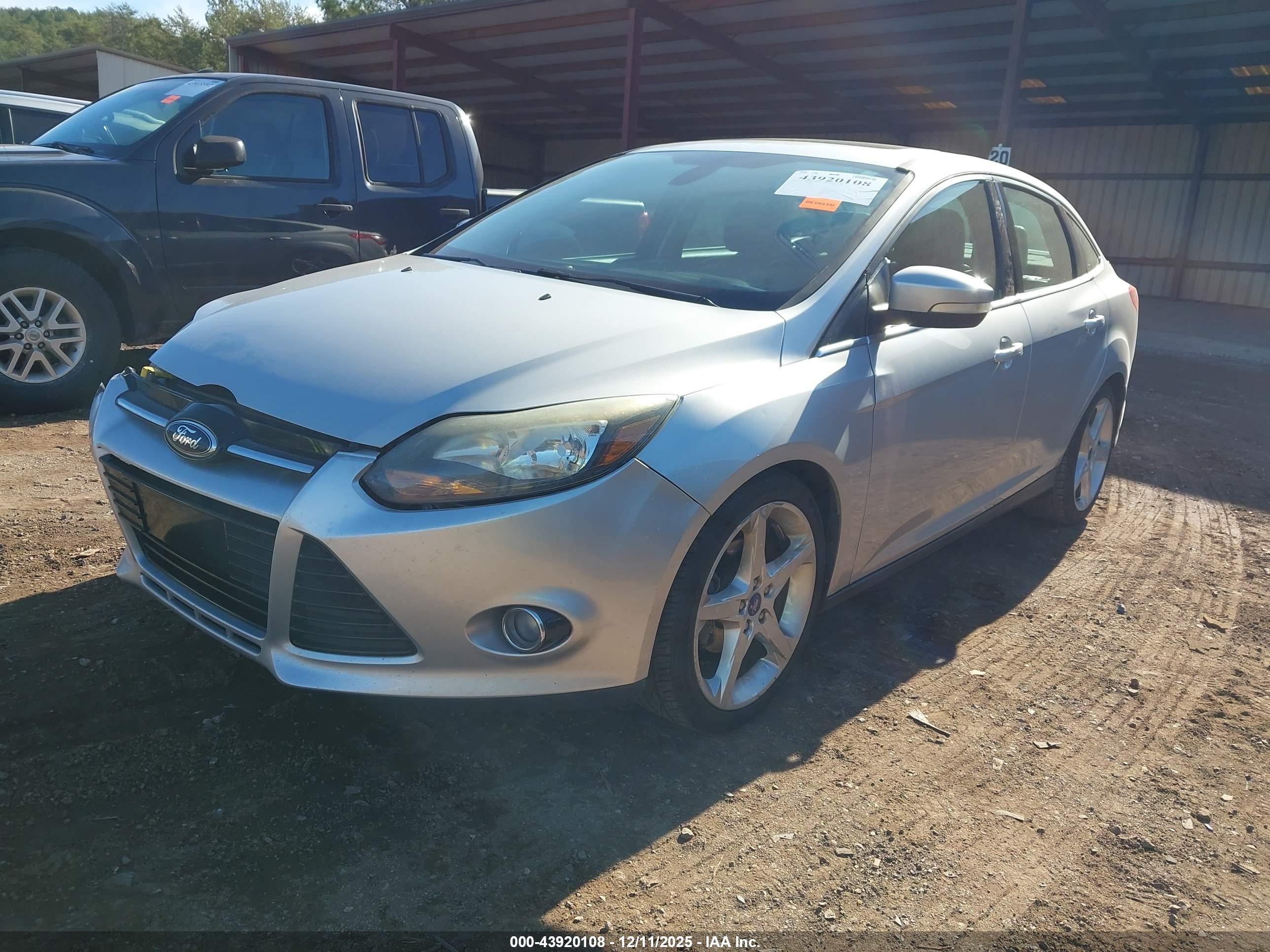 FORD FOCUS image 2
