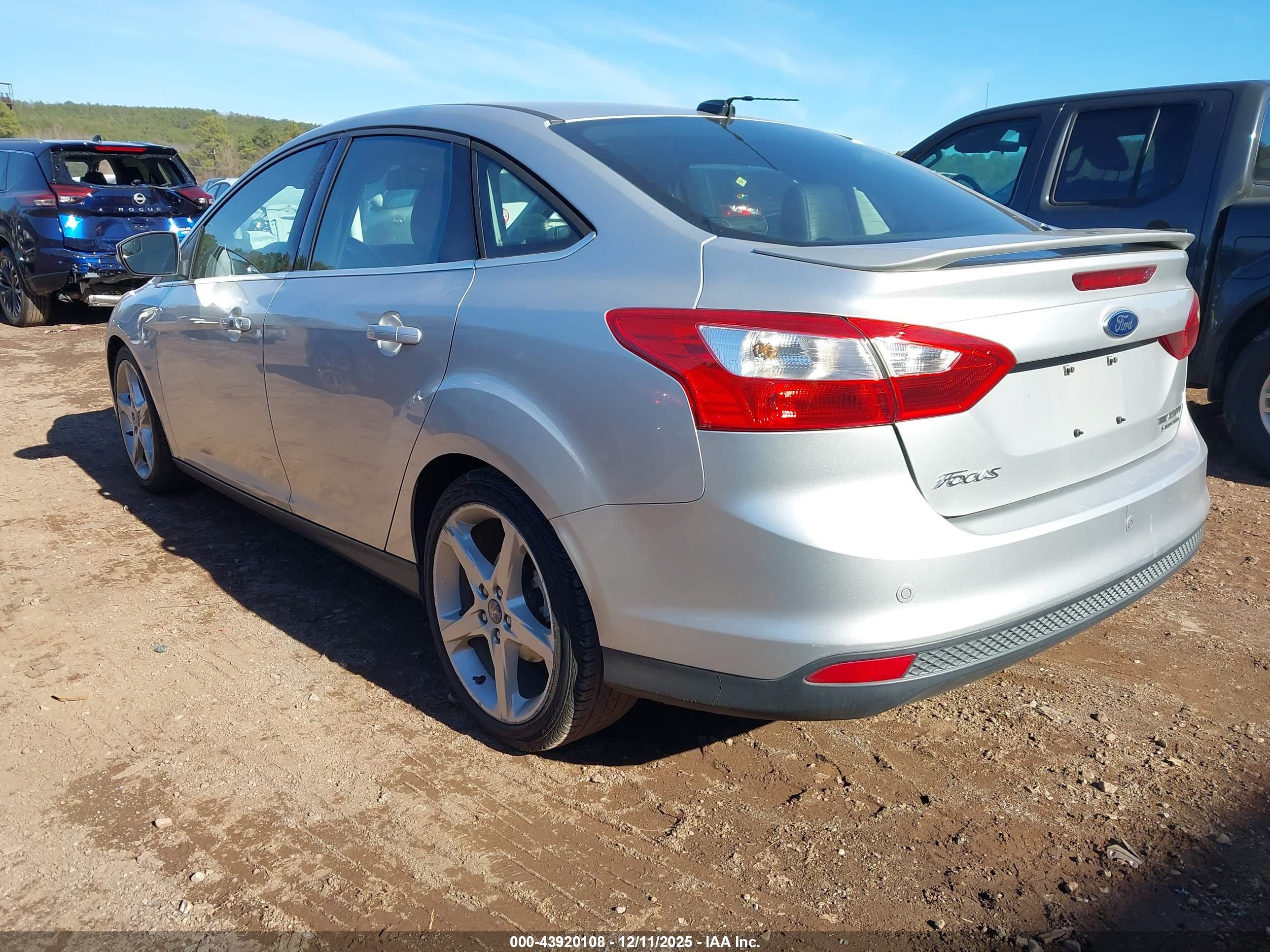 FORD FOCUS image 3