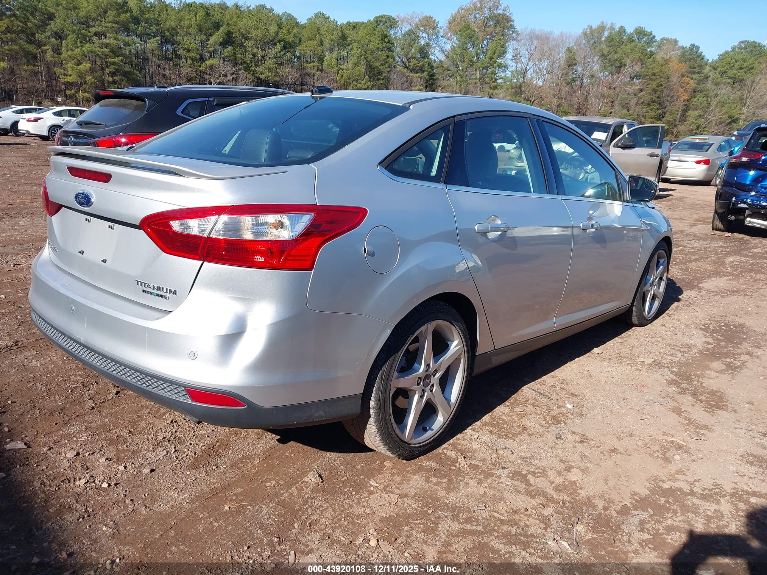 FORD FOCUS image 4