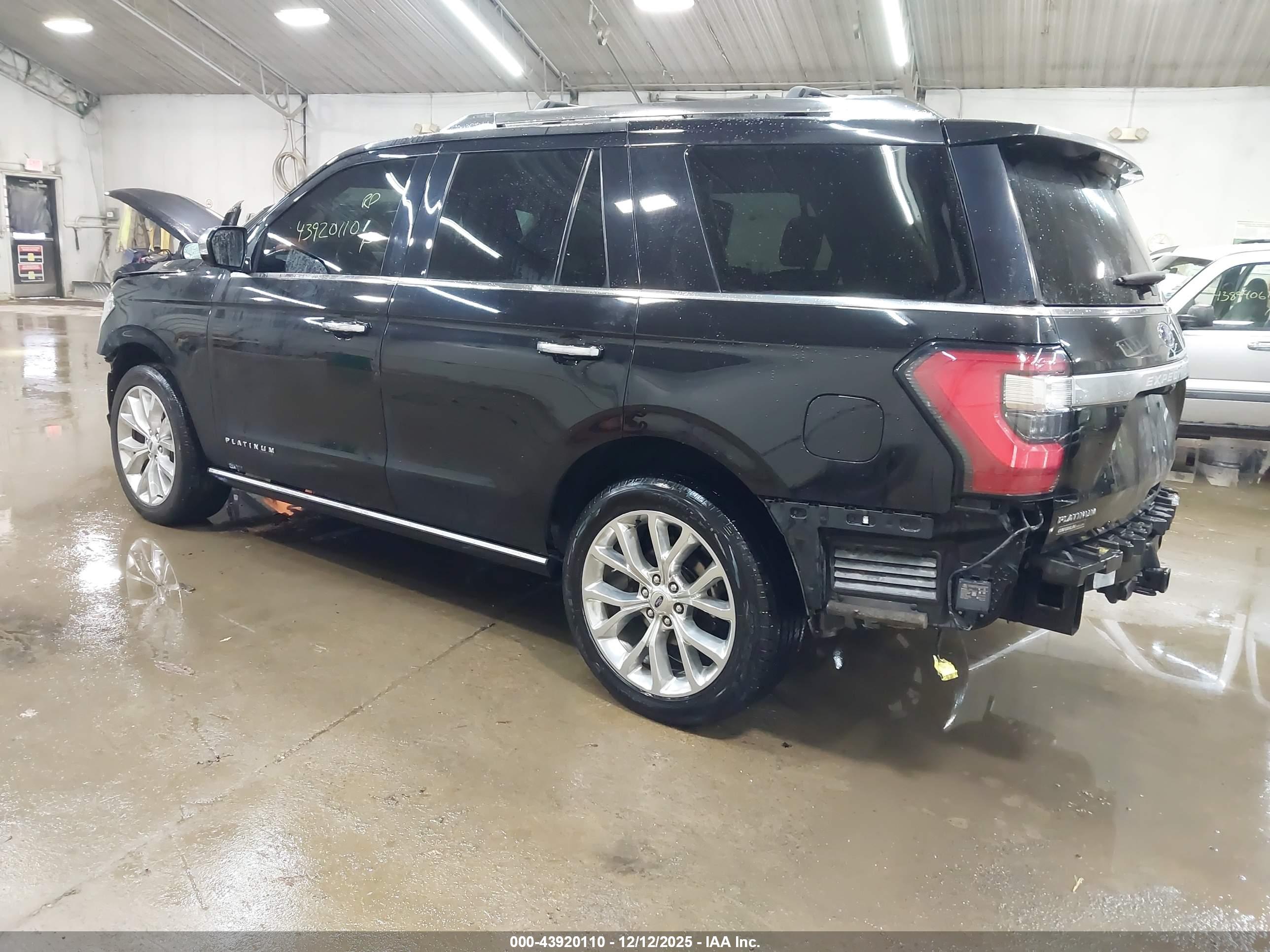 FORD EXPEDITION image 3