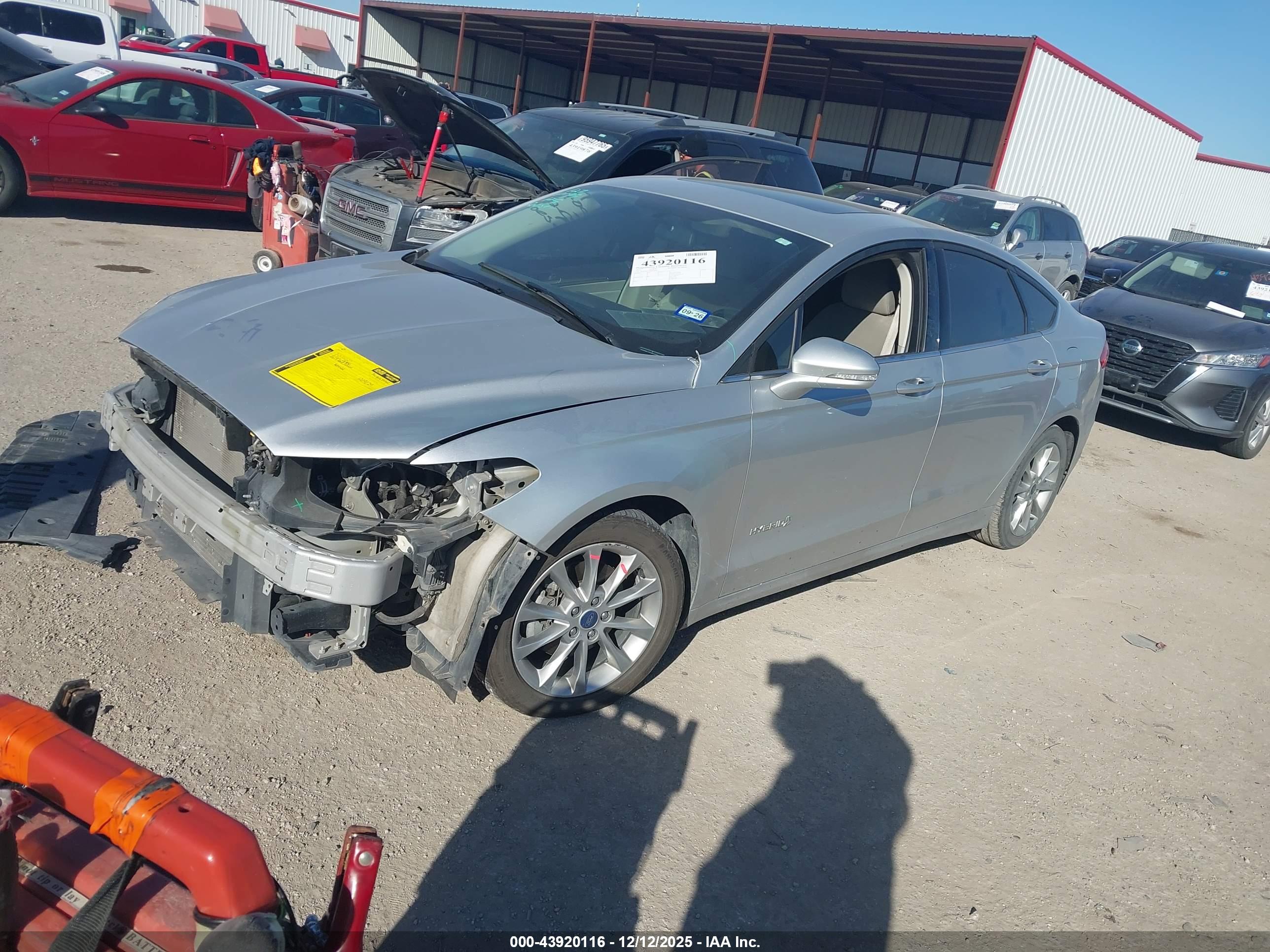 FORD FUSION image 2