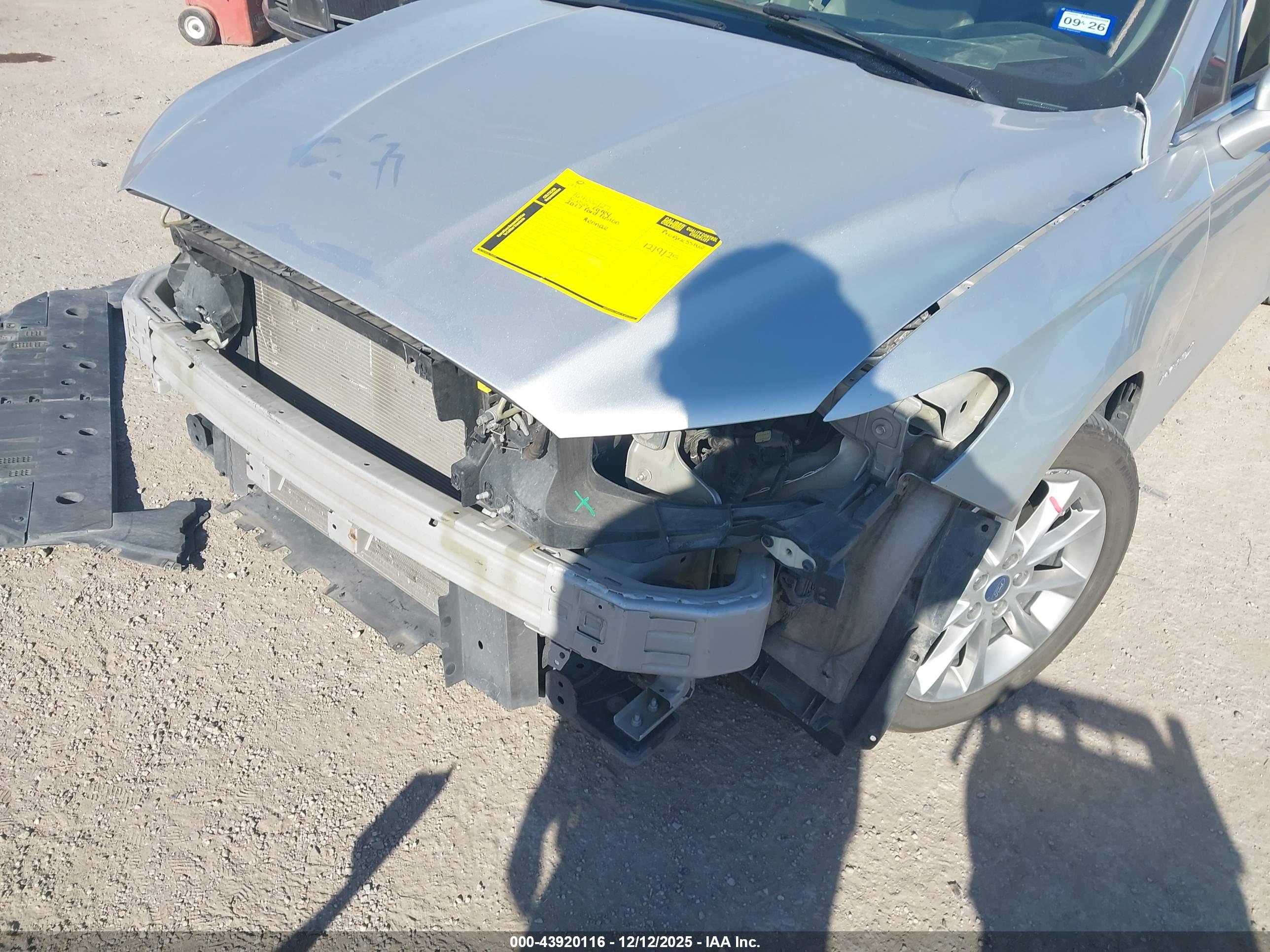 FORD FUSION image 6
