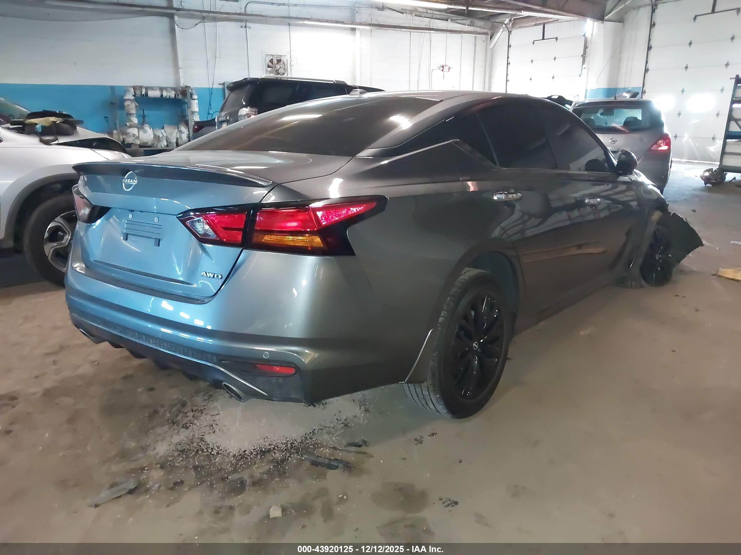 NISSAN ALTIMA image 4