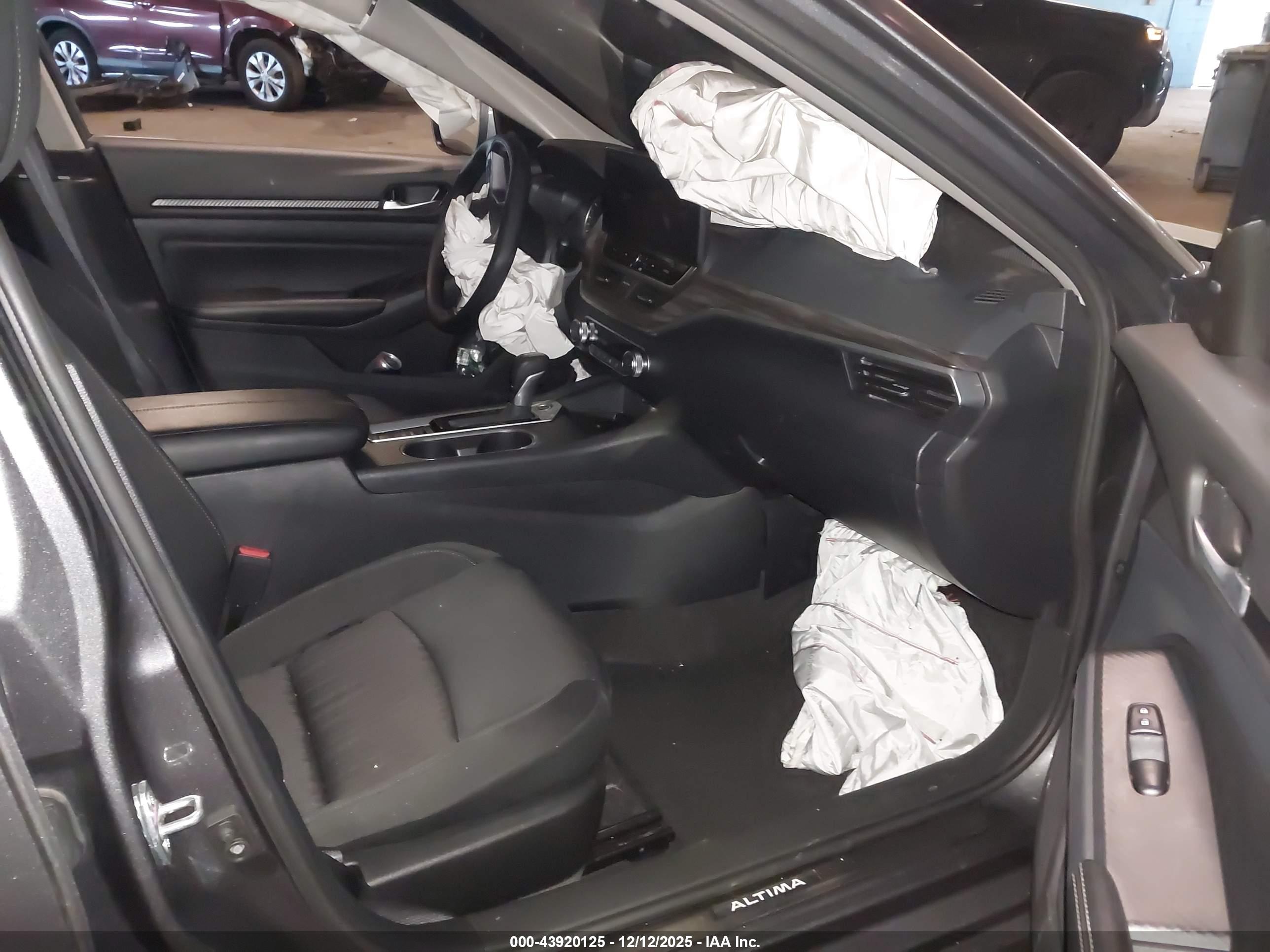 NISSAN ALTIMA image 5