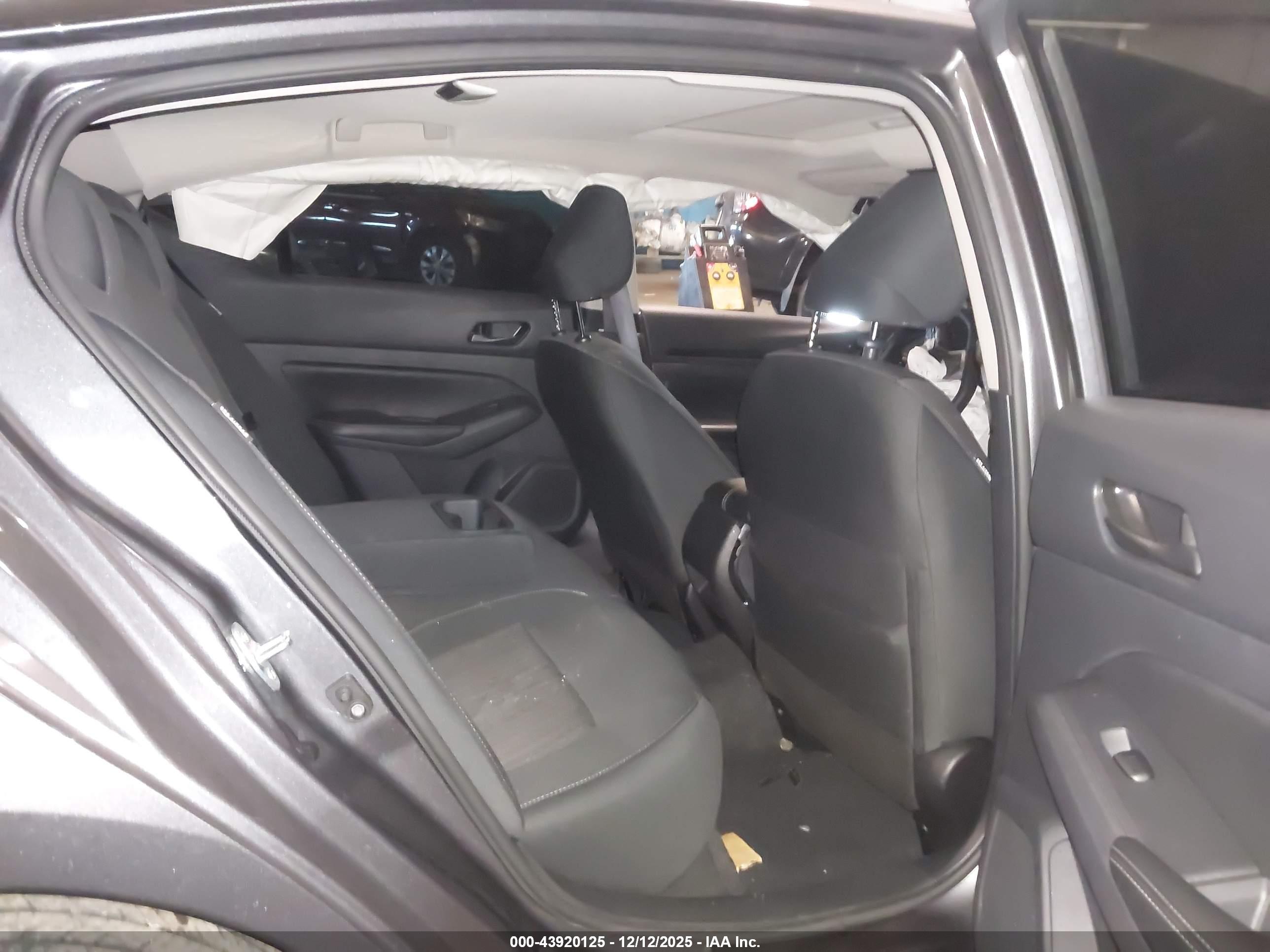 NISSAN ALTIMA image 8