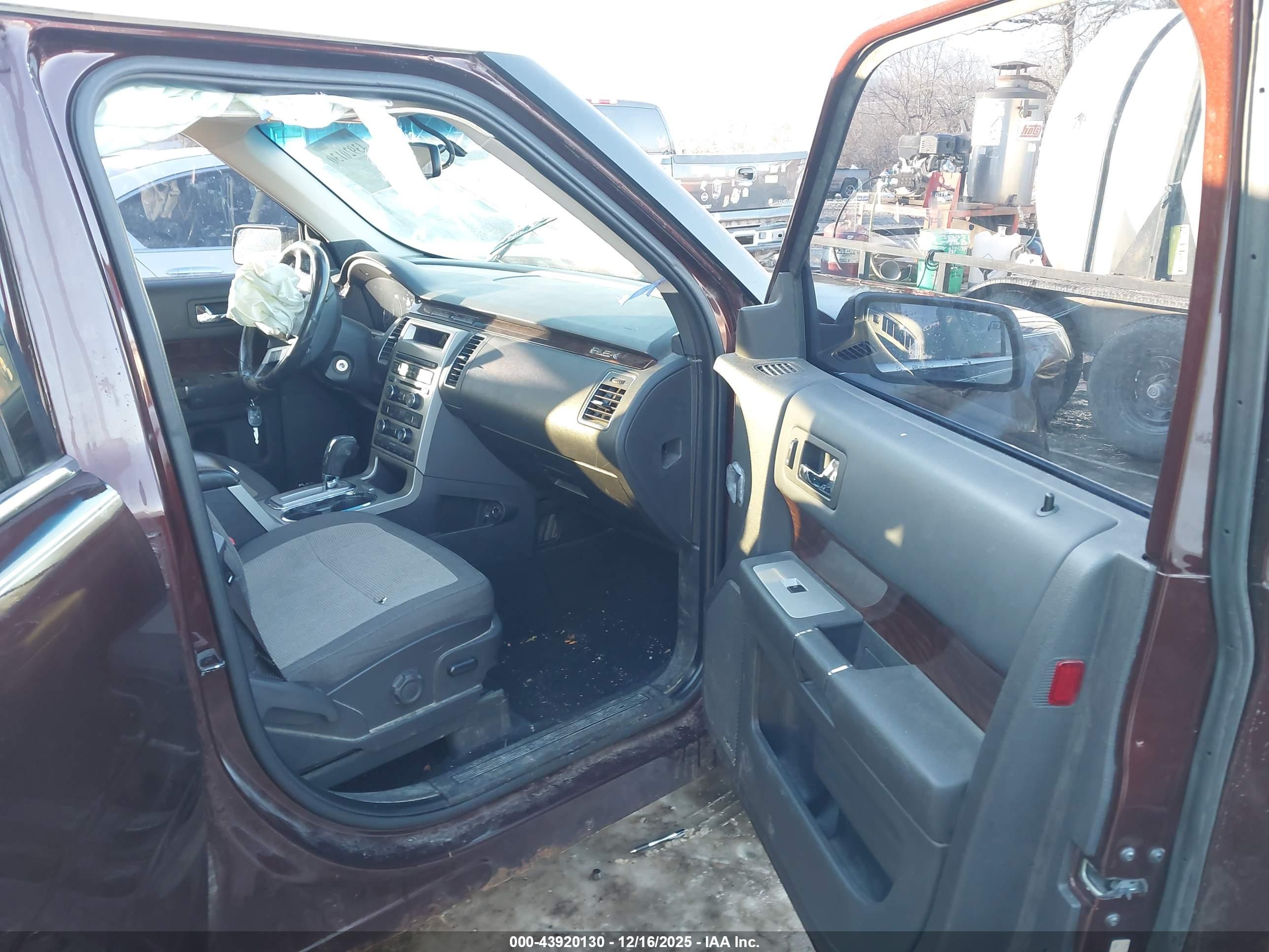 FORD FLEX image 5