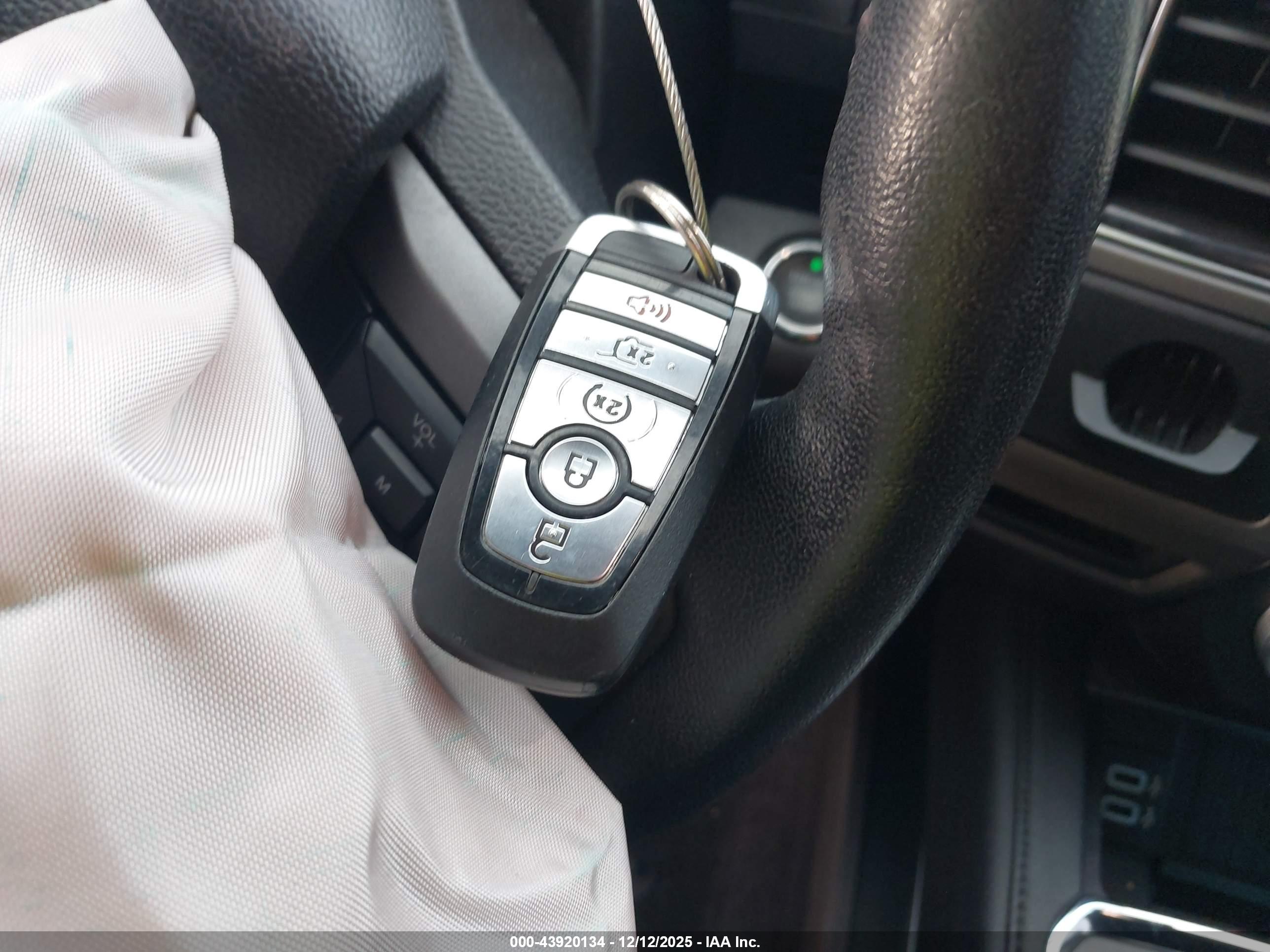 FORD EXPEDITION image 11
